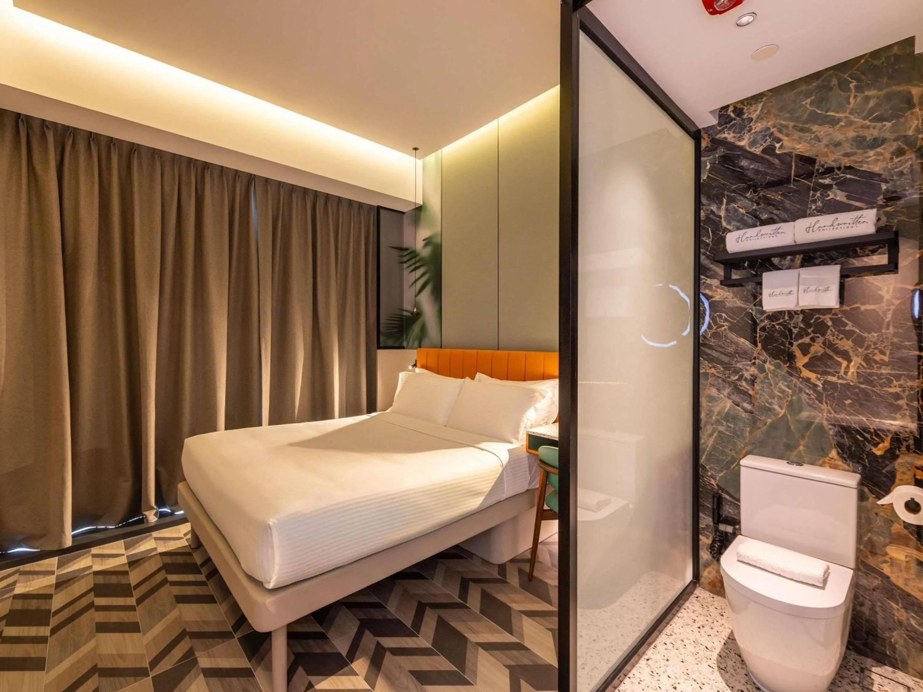 Bedroom, Bed in Hotel Waterloo Singapore - Handwritten Collection