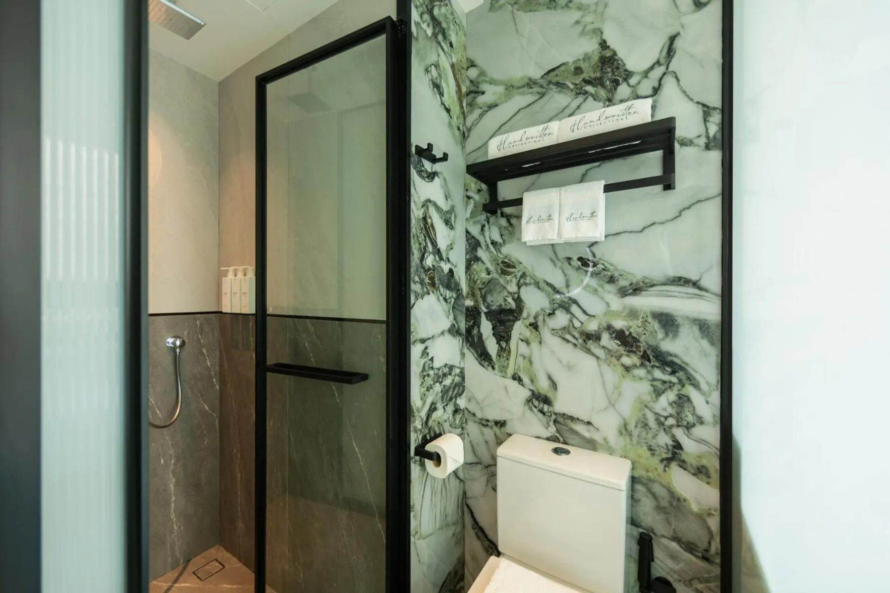 Bathroom in Hotel Waterloo Singapore - Handwritten Collection