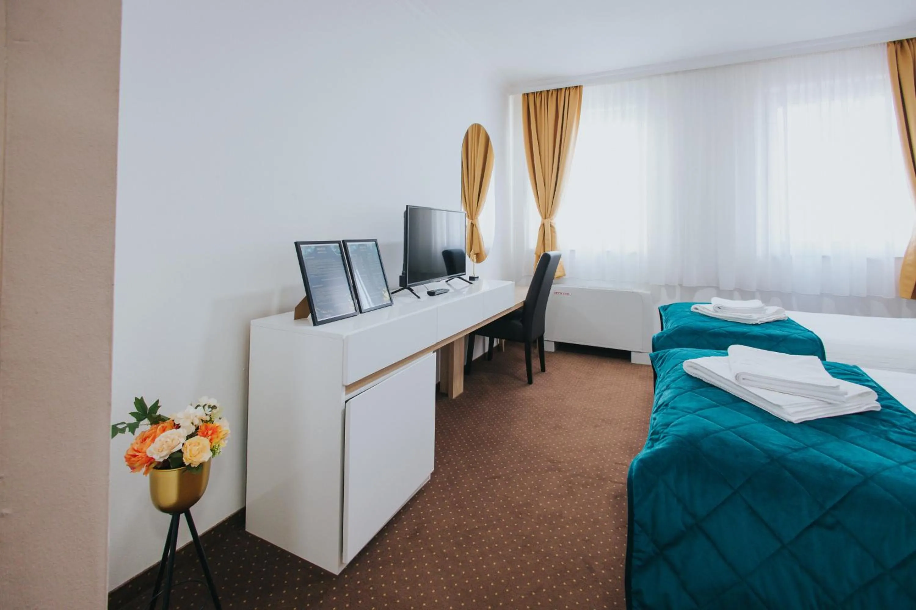 TV and multimedia, Bed in Hotel Brcko Gas Doboj