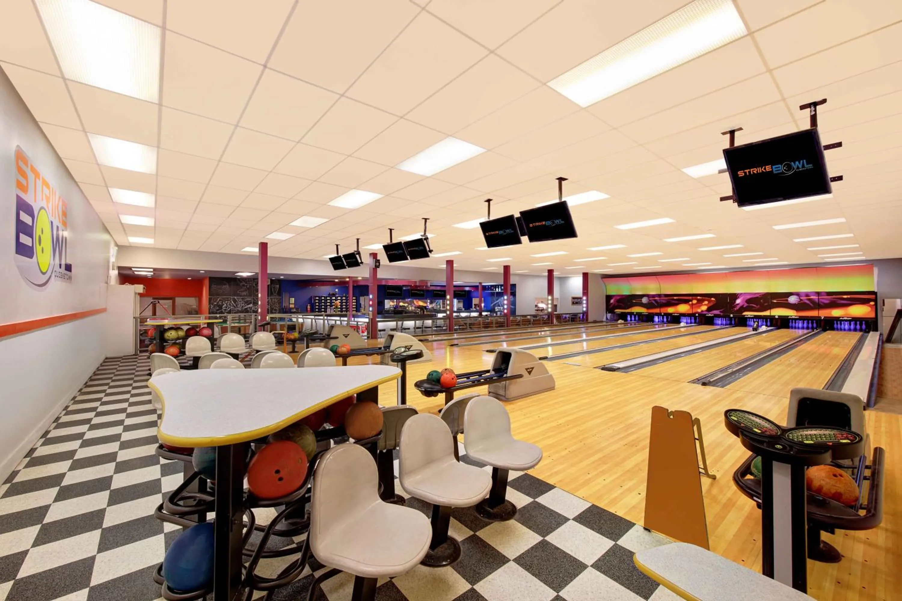 Bowling in Swiss-Belvillas Coronet Peak