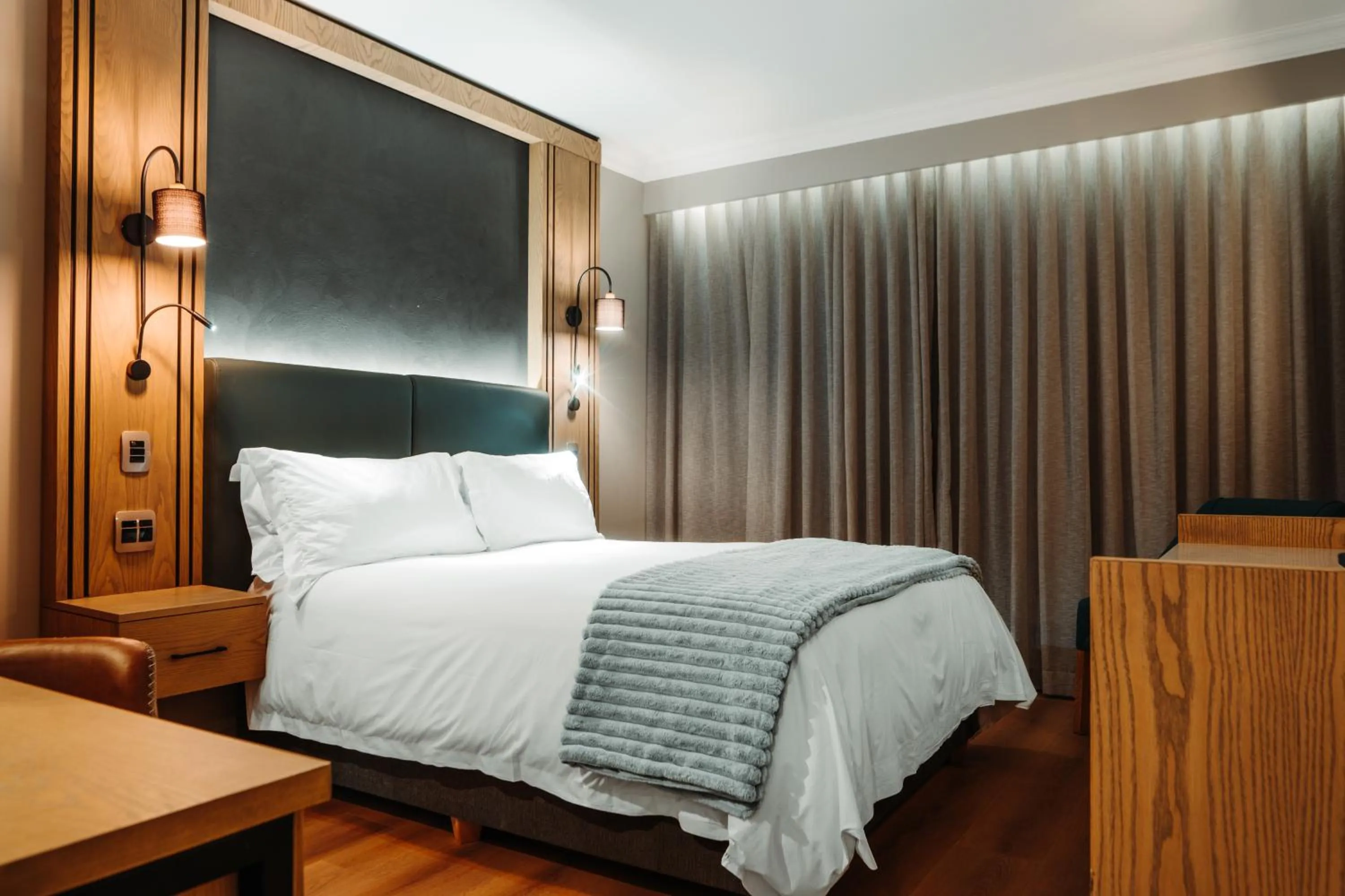 Bedroom, Bed in Emerald Resort & Casino