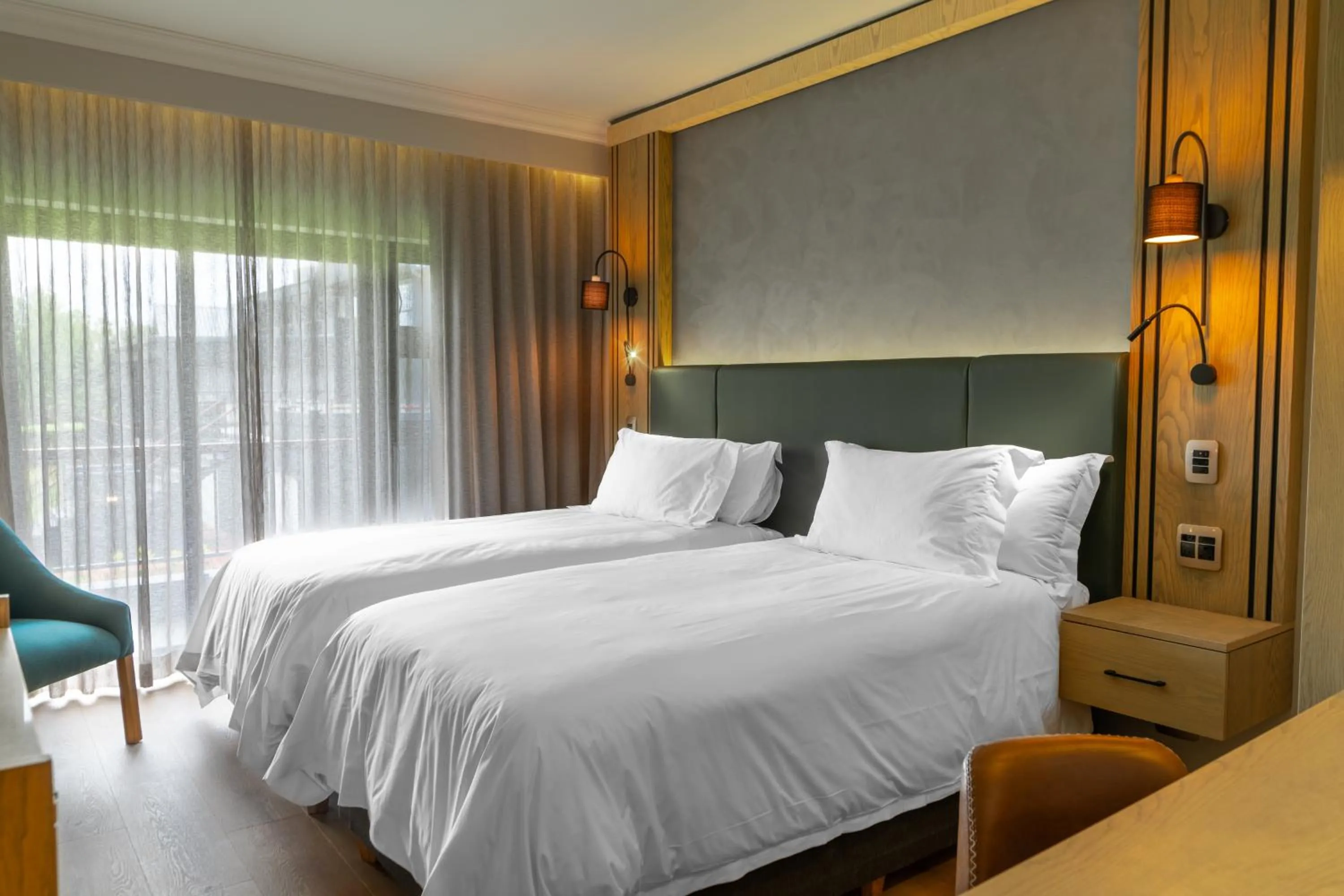 Bedroom, Bed in Emerald Resort & Casino
