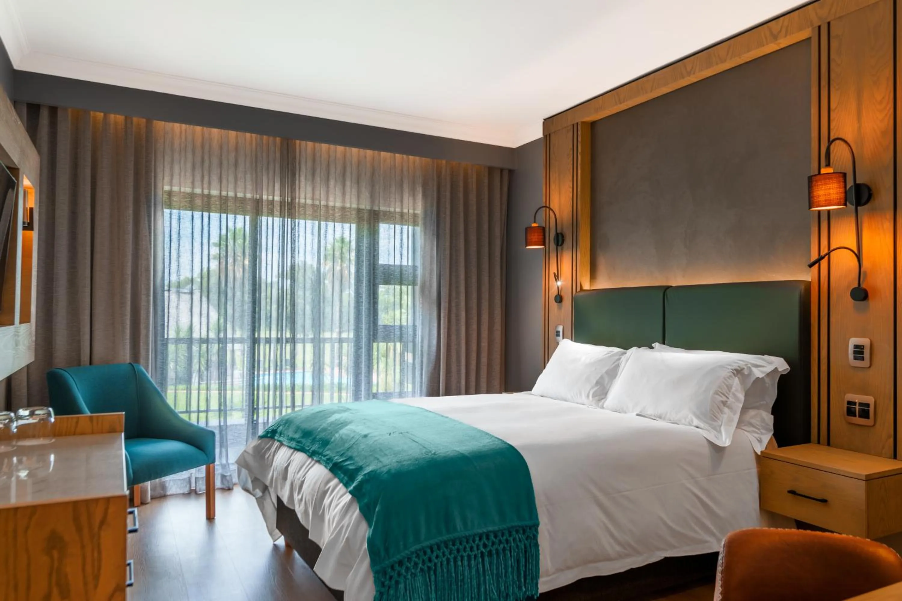 Bedroom, Bed in Emerald Resort & Casino