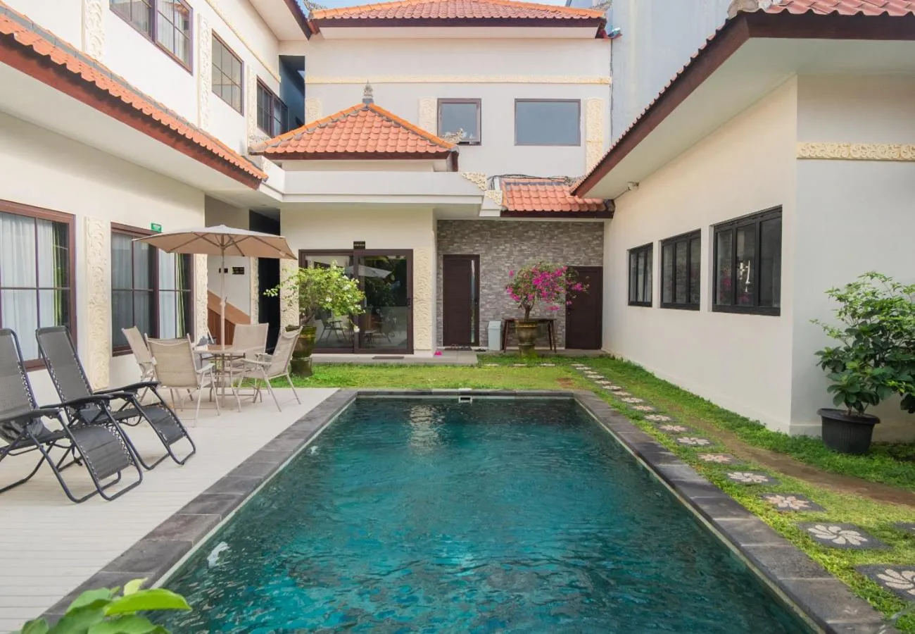 Swimming pool in Samurai Hotel Sanur