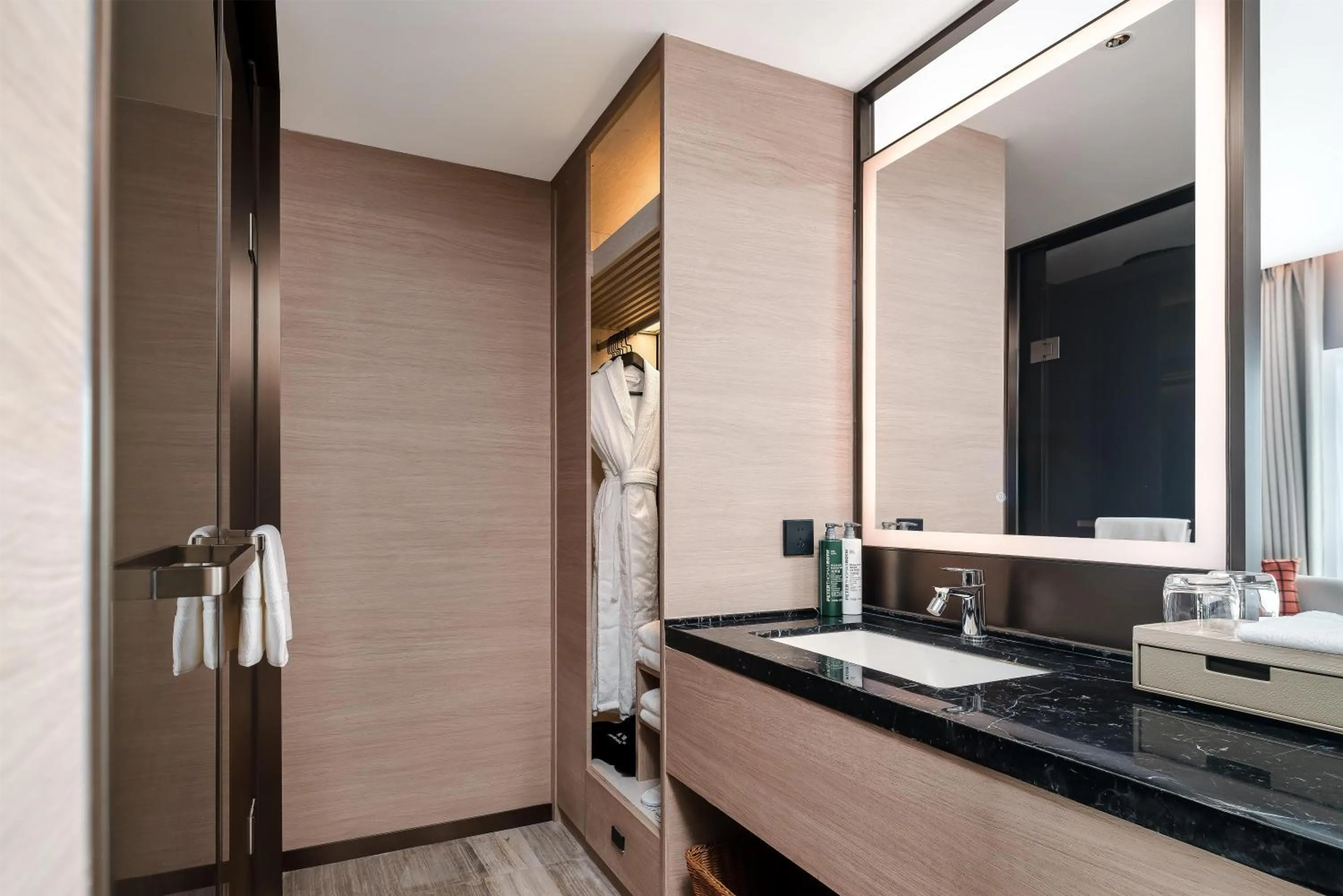 Bathroom in Hilton Garden Inn Zhoushan Mount Putuo