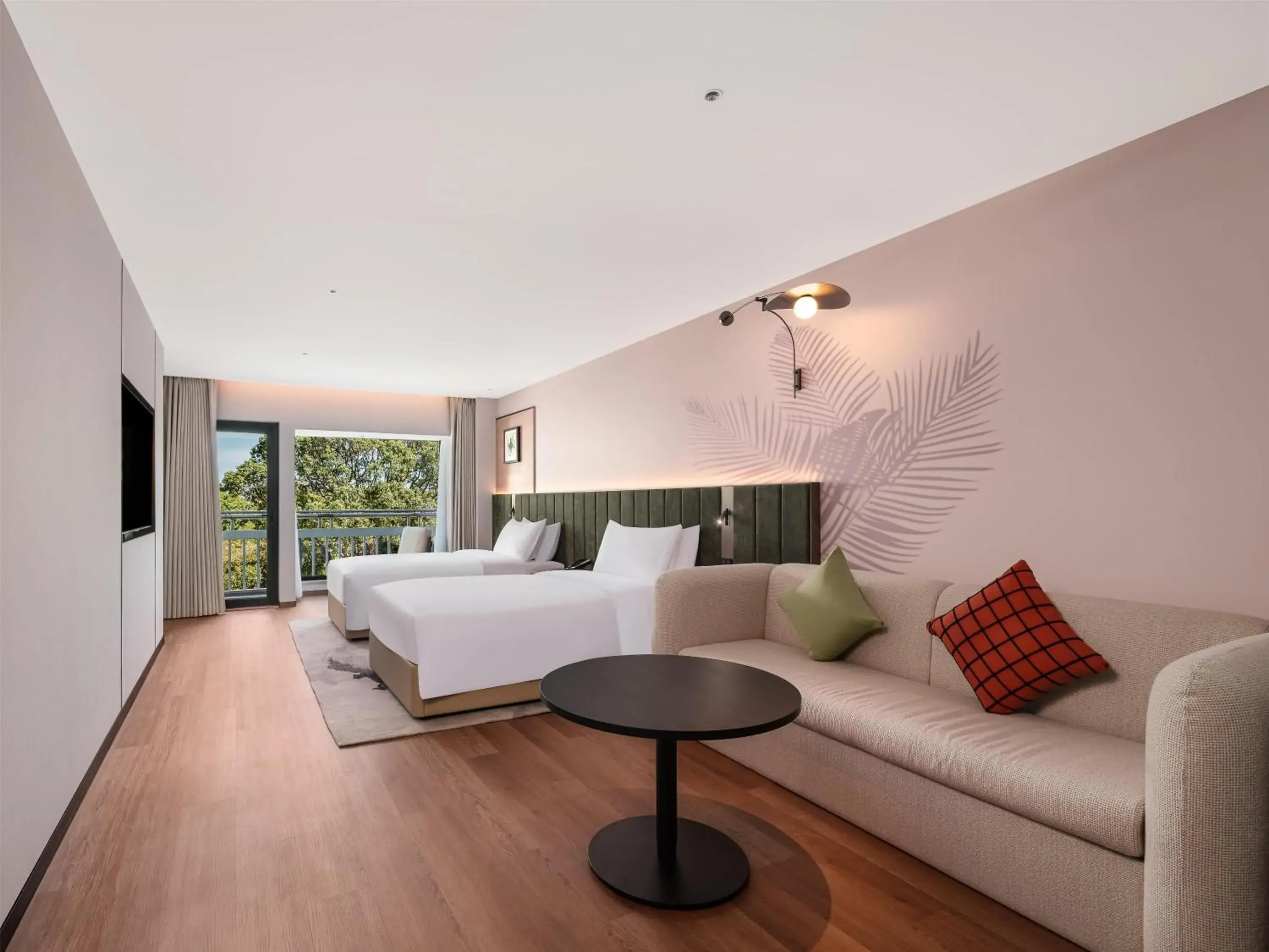 Deluxe Twin Room with Balcony in Hilton Garden Inn Zhoushan Mount Putuo Deluxe Twin Room with Balcony in Hilton Garden Inn Zhoushan Mount Putuo