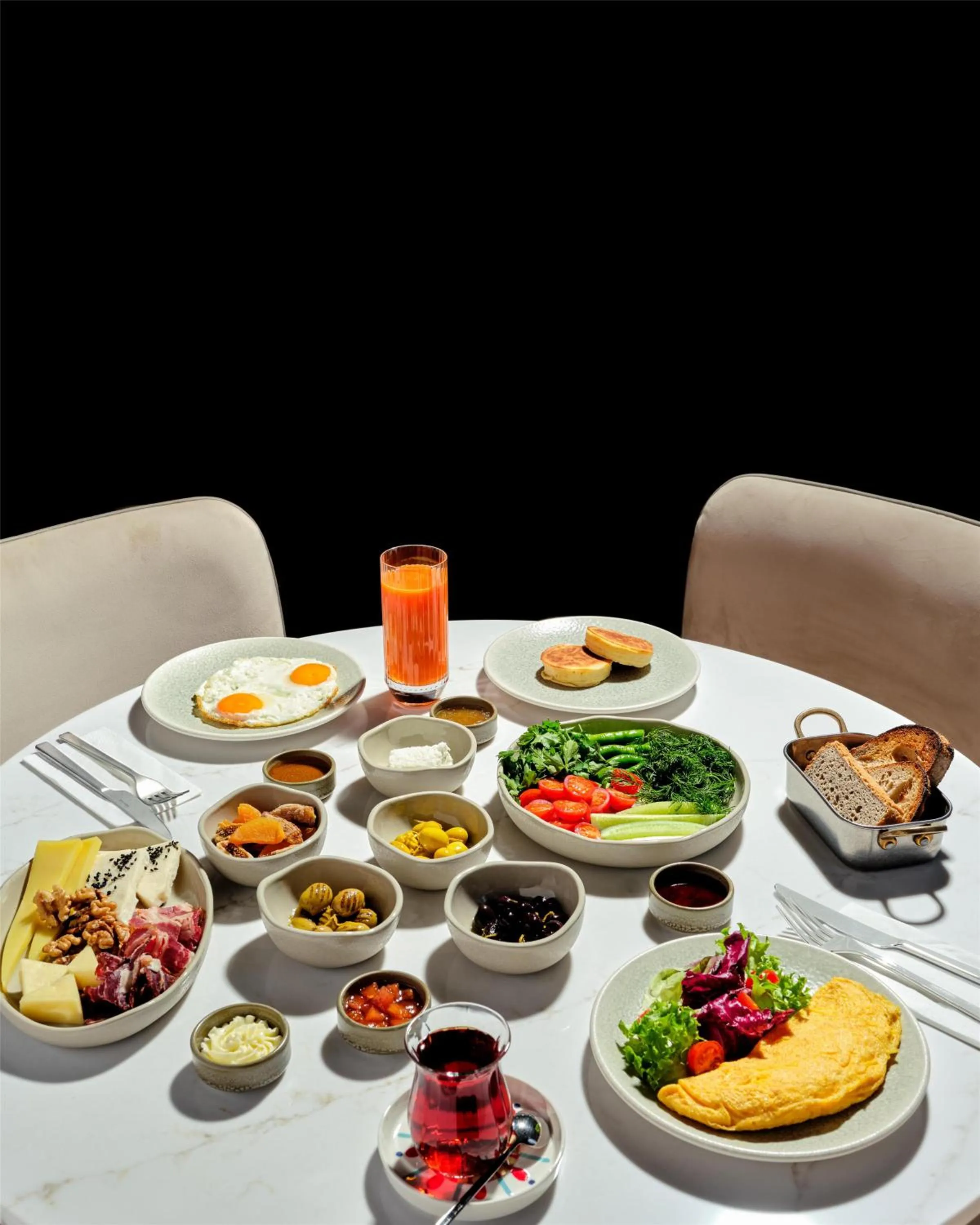 Restaurant/places to eat in Canopy By Hilton Istanbul Taksim