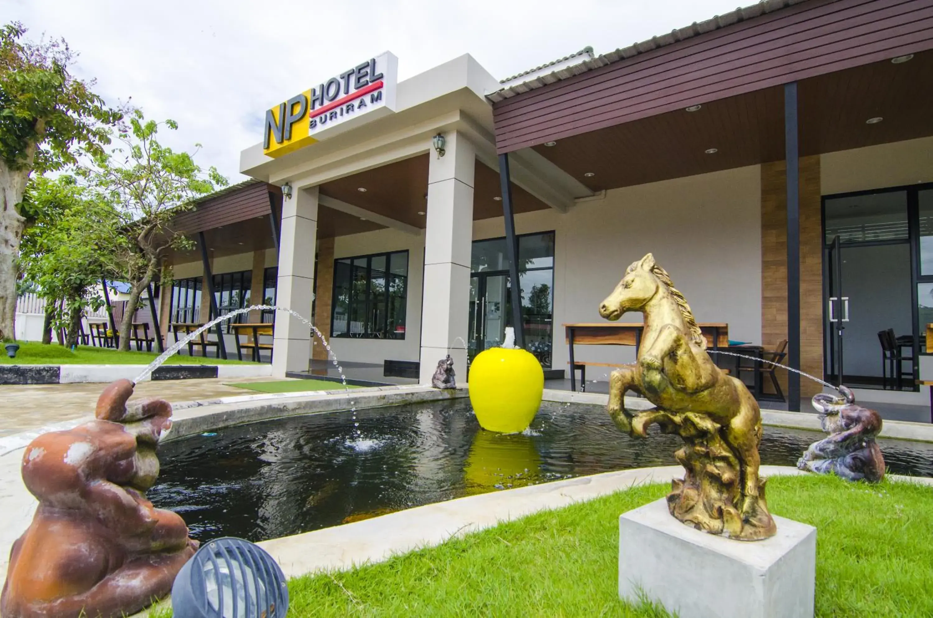 Facade/entrance in NP Hotel Facade/entrance in NP Hotel