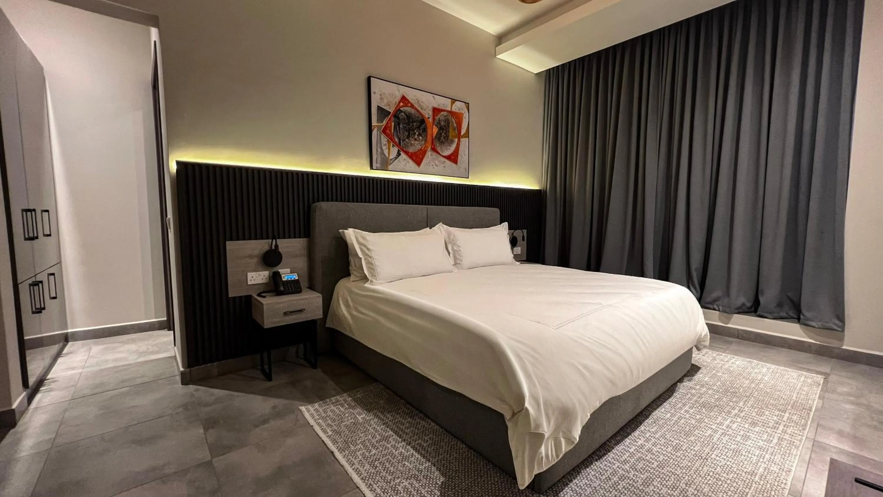 Bedroom, Bed in Anthonian Suites