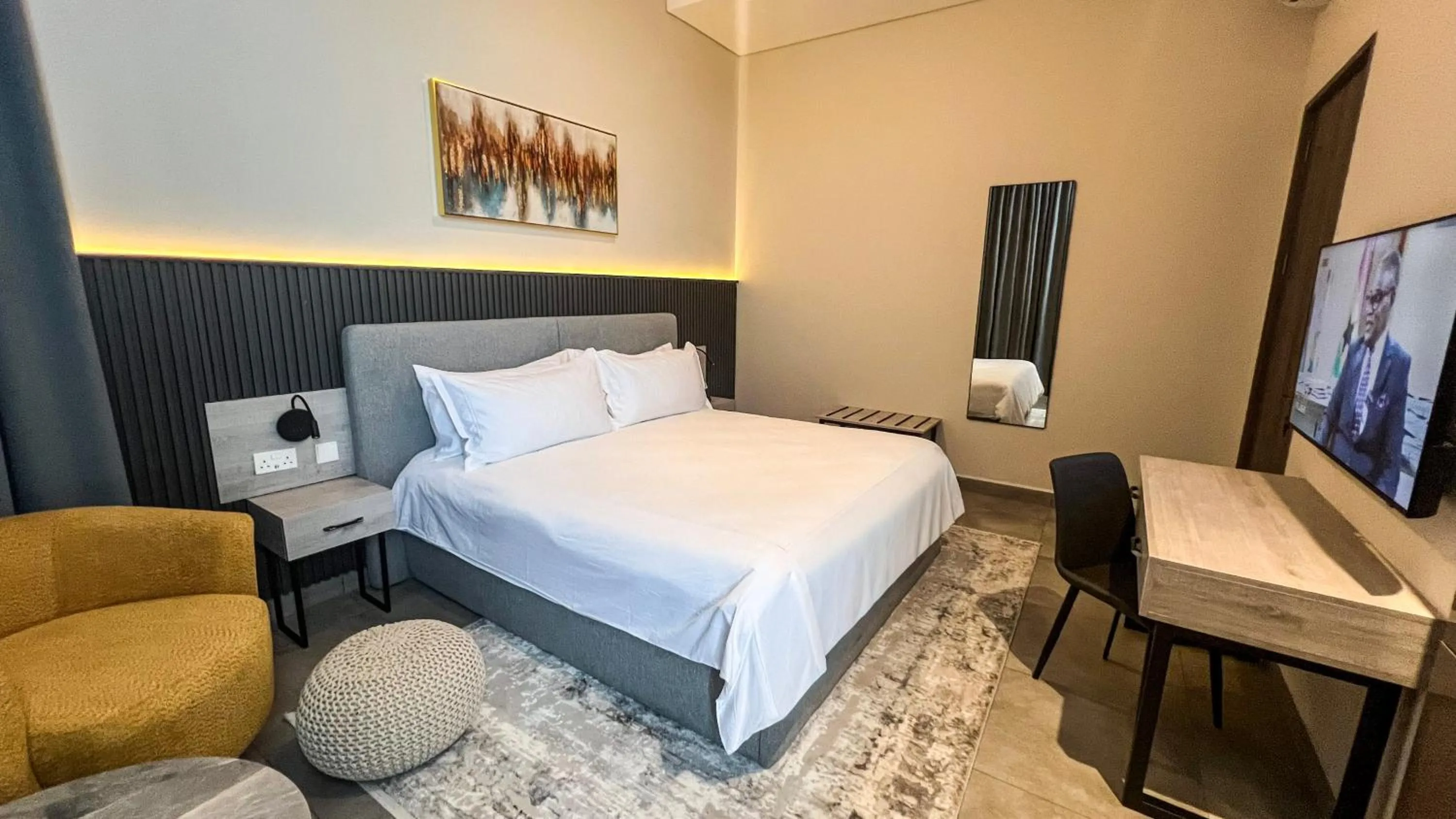 TV and multimedia, Bed in Anthonian Suites