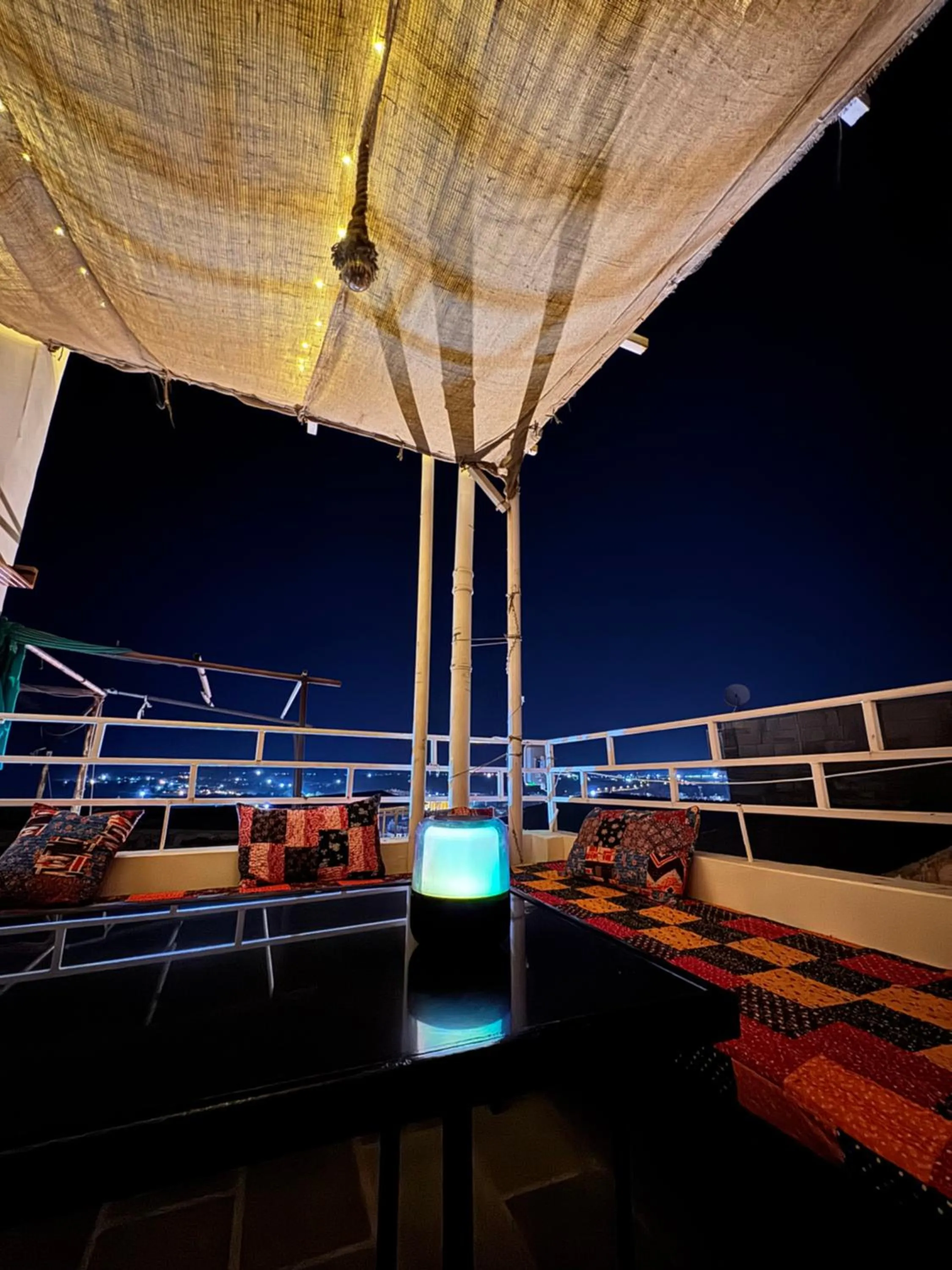 Night in Hotel Himmat Niwas