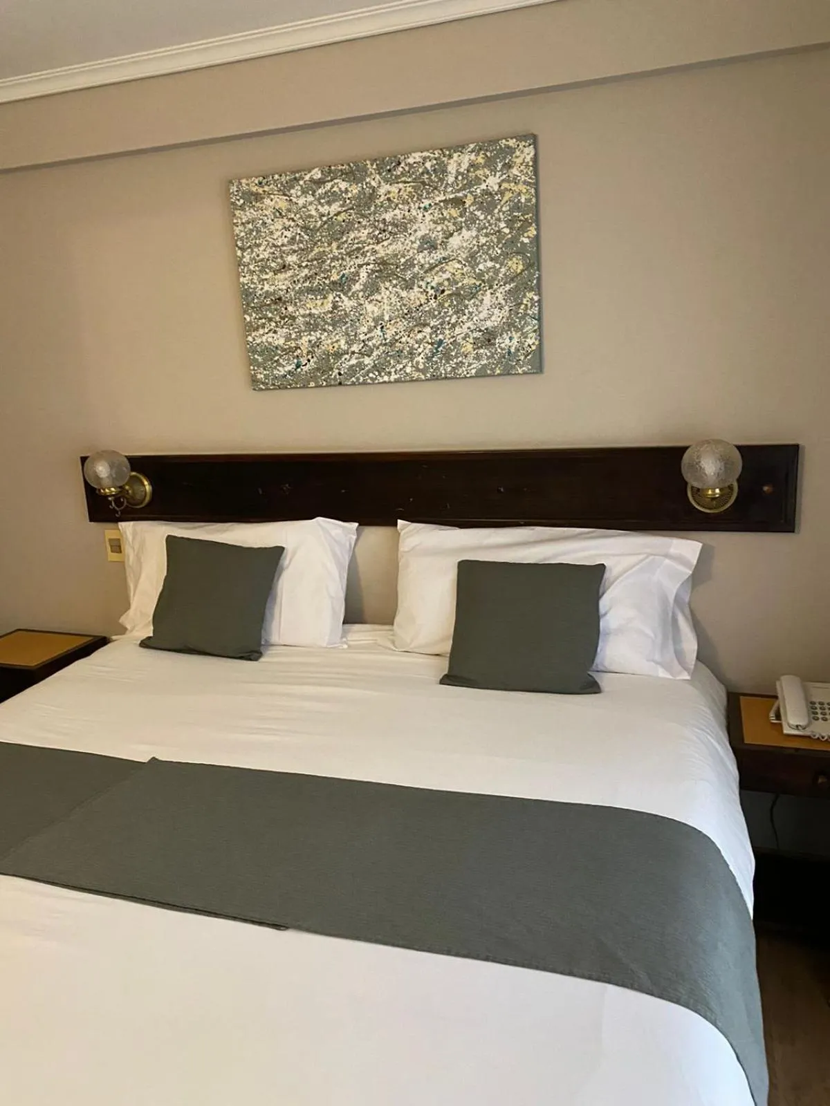 Bed in Hotel Concorde