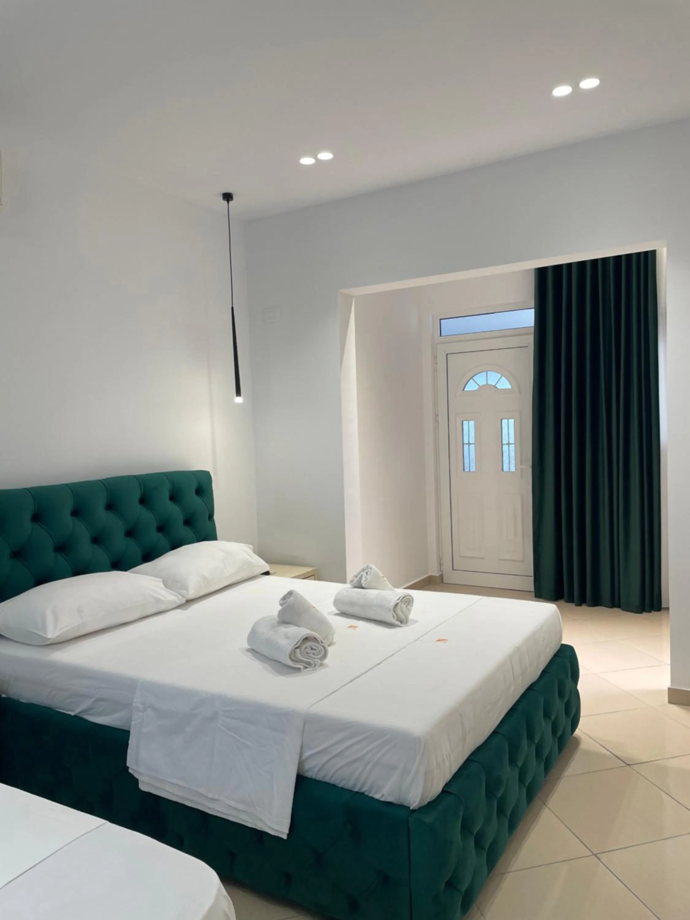 Bed in Qeparo Napolon Complex