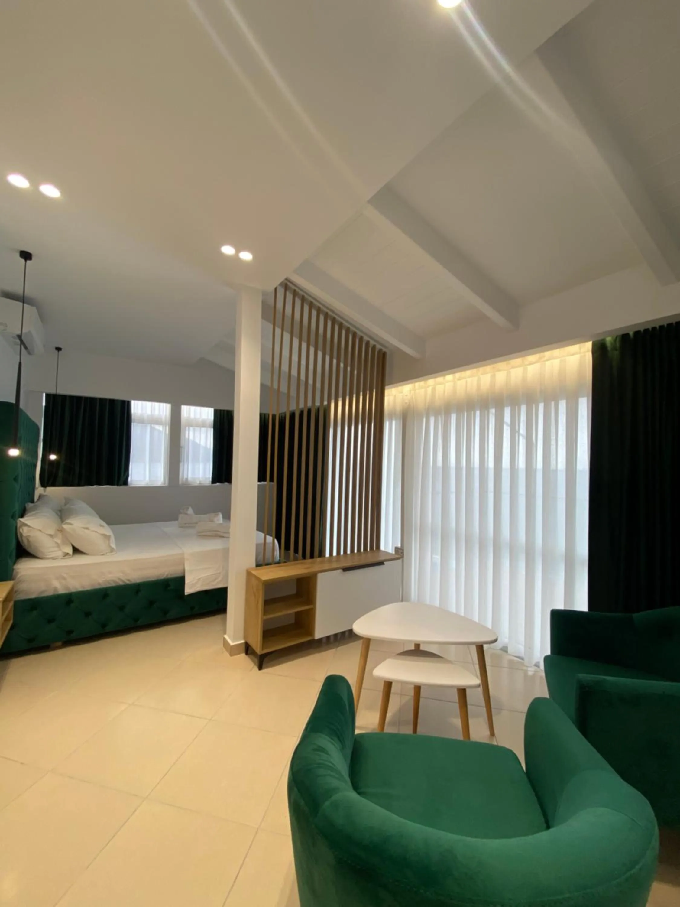 Bed in Qeparo Napolon Complex