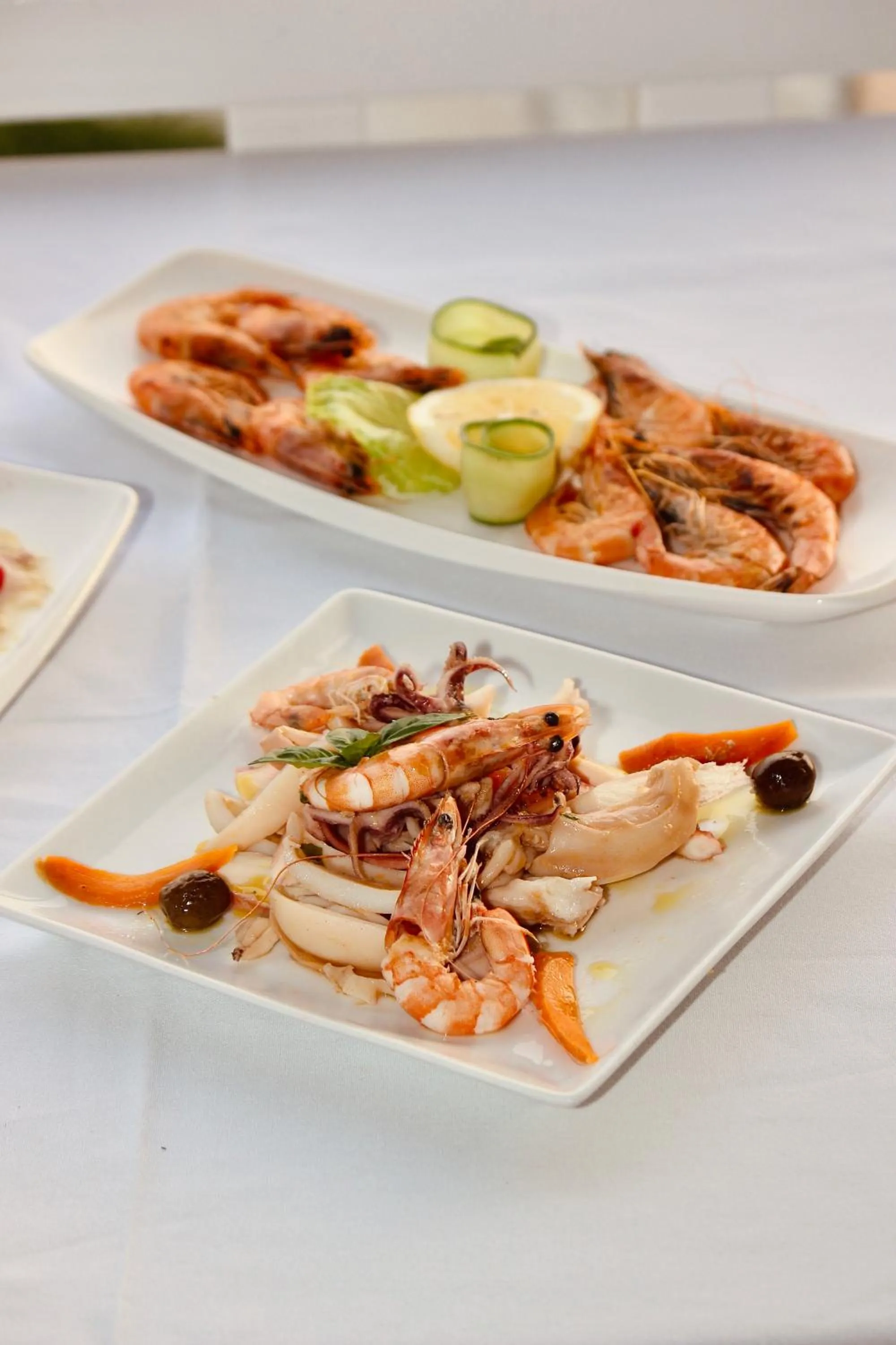 Food in Qeparo Napolon Complex