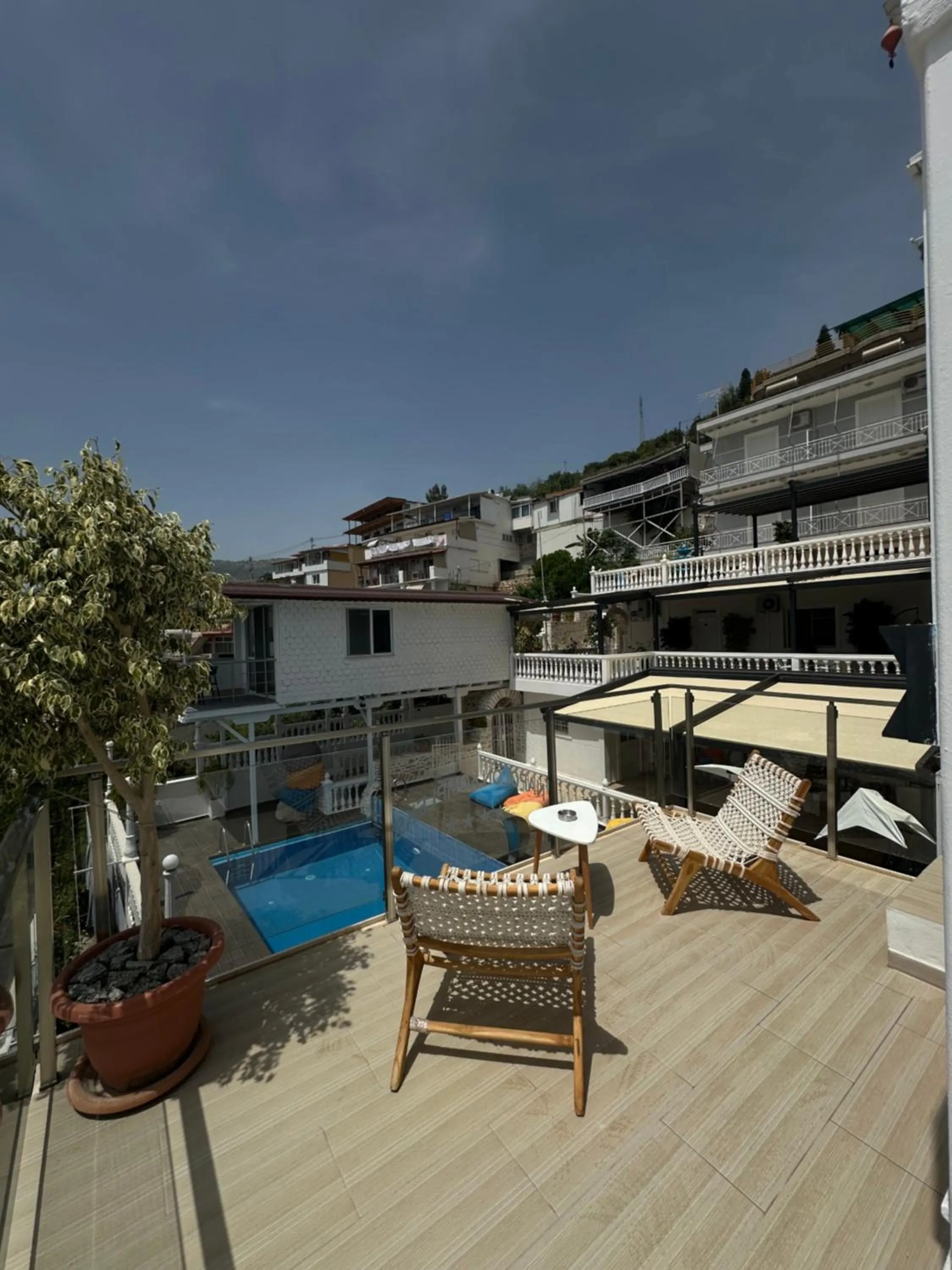 Property building in Qeparo Napolon Complex