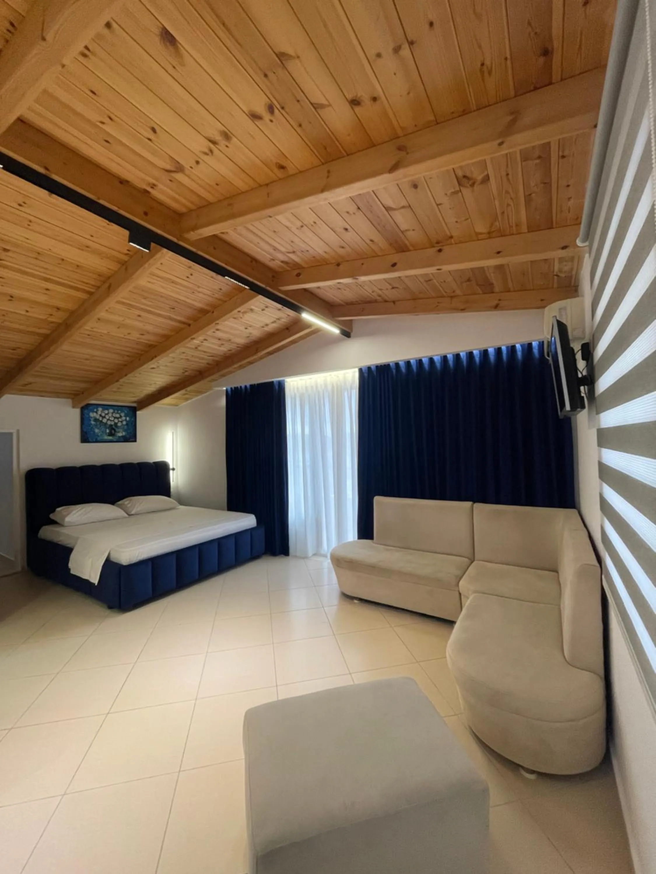 TV and multimedia, Bed in Qeparo Napolon Complex