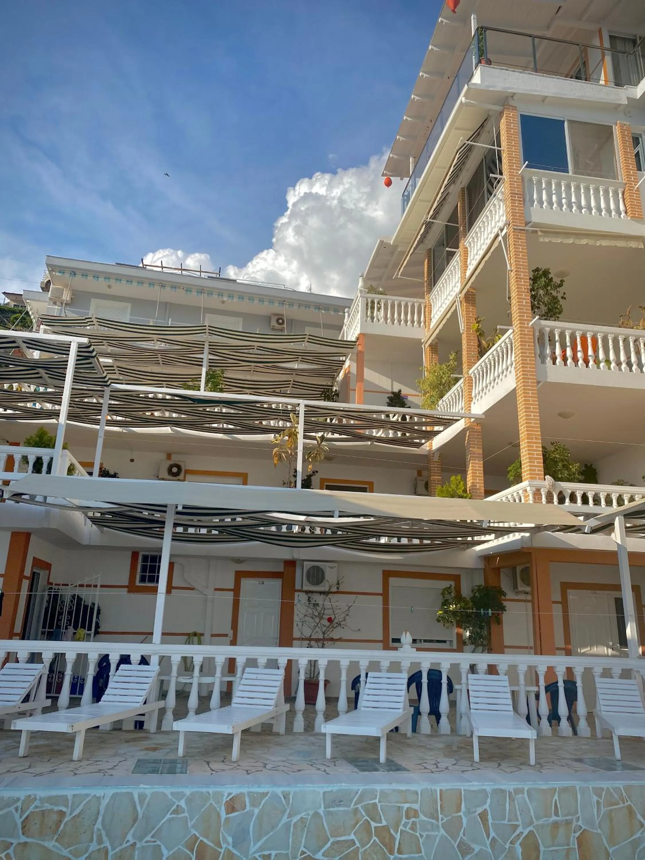 Property building in Qeparo Napolon Complex