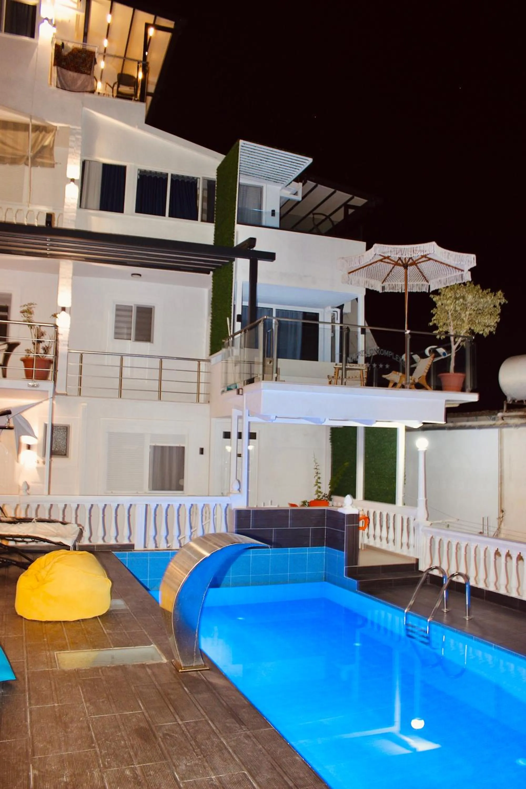 Property building in Qeparo Napolon Complex