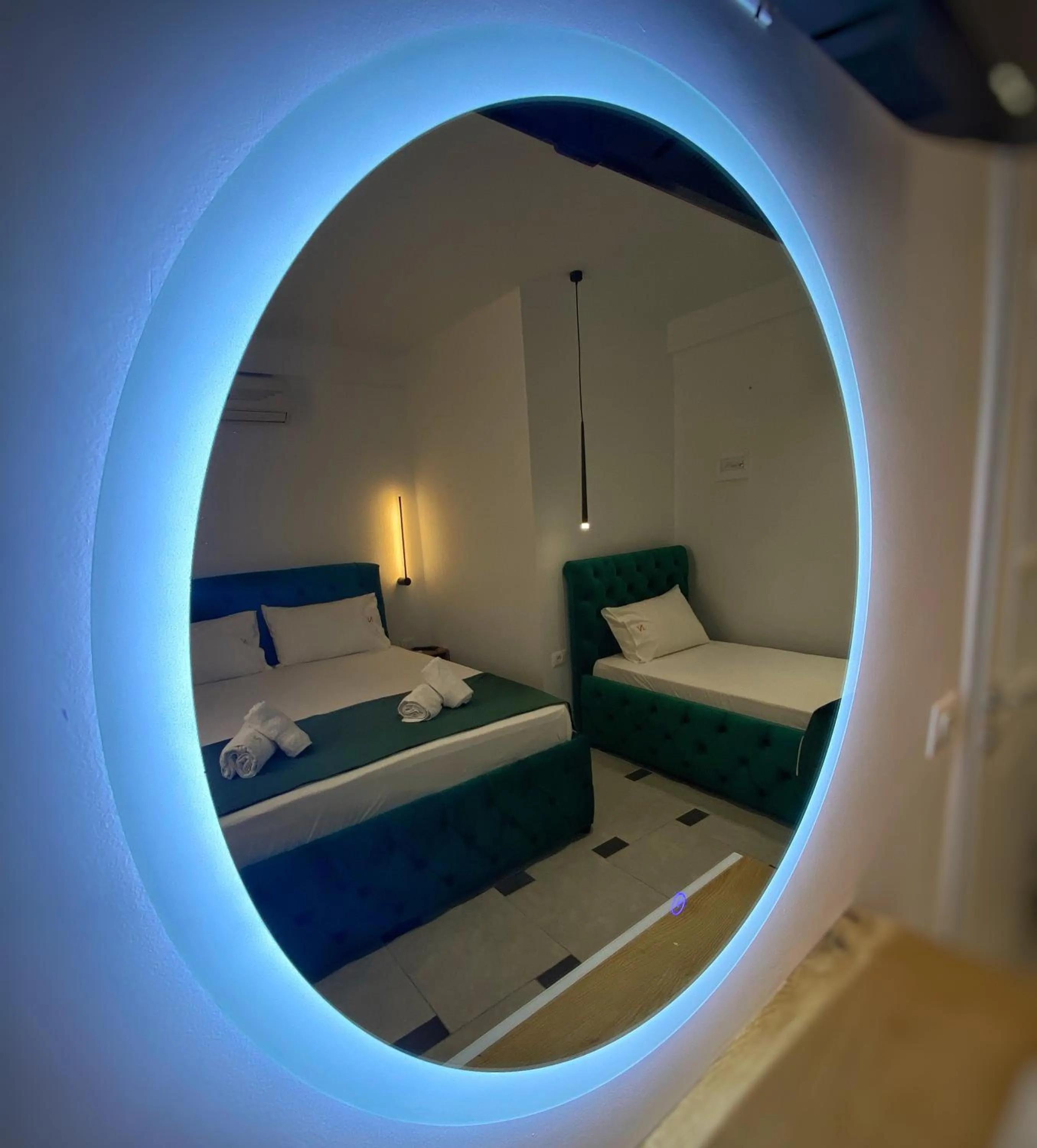 Bed in Qeparo Napolon Complex