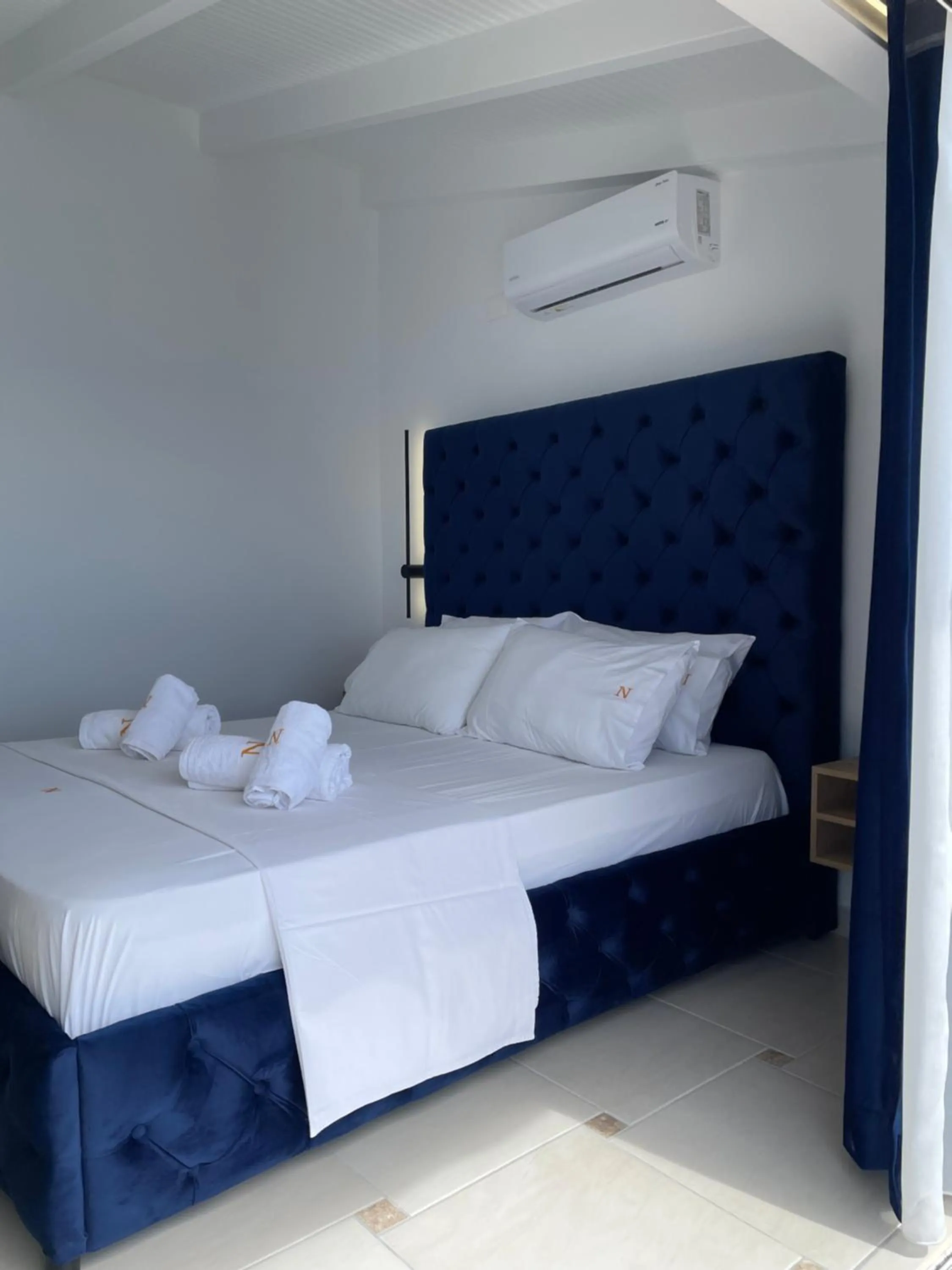 Bed in Qeparo Napolon Complex