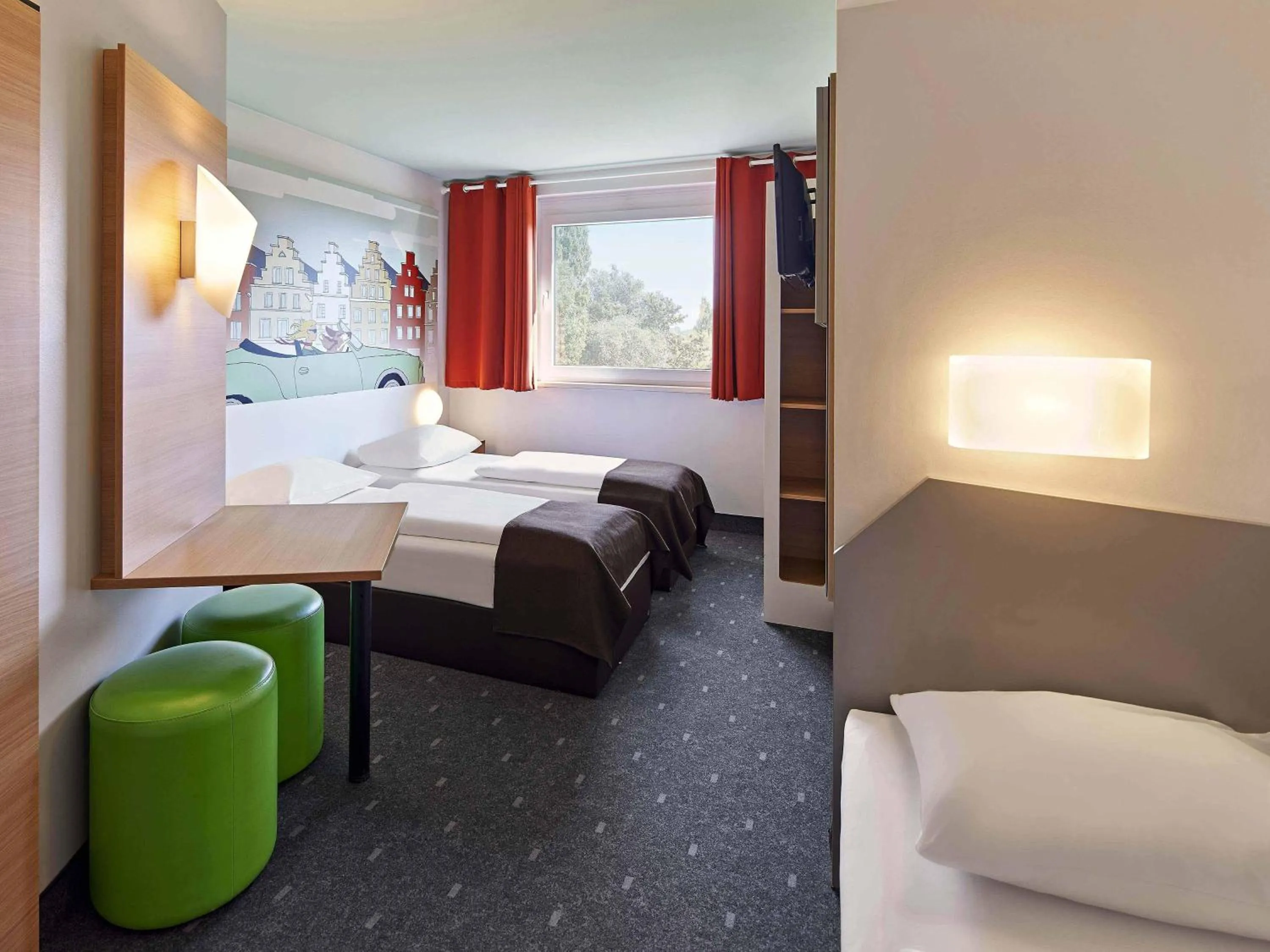 Photo of the whole room, Bed in B&B Hotel Osnabrück