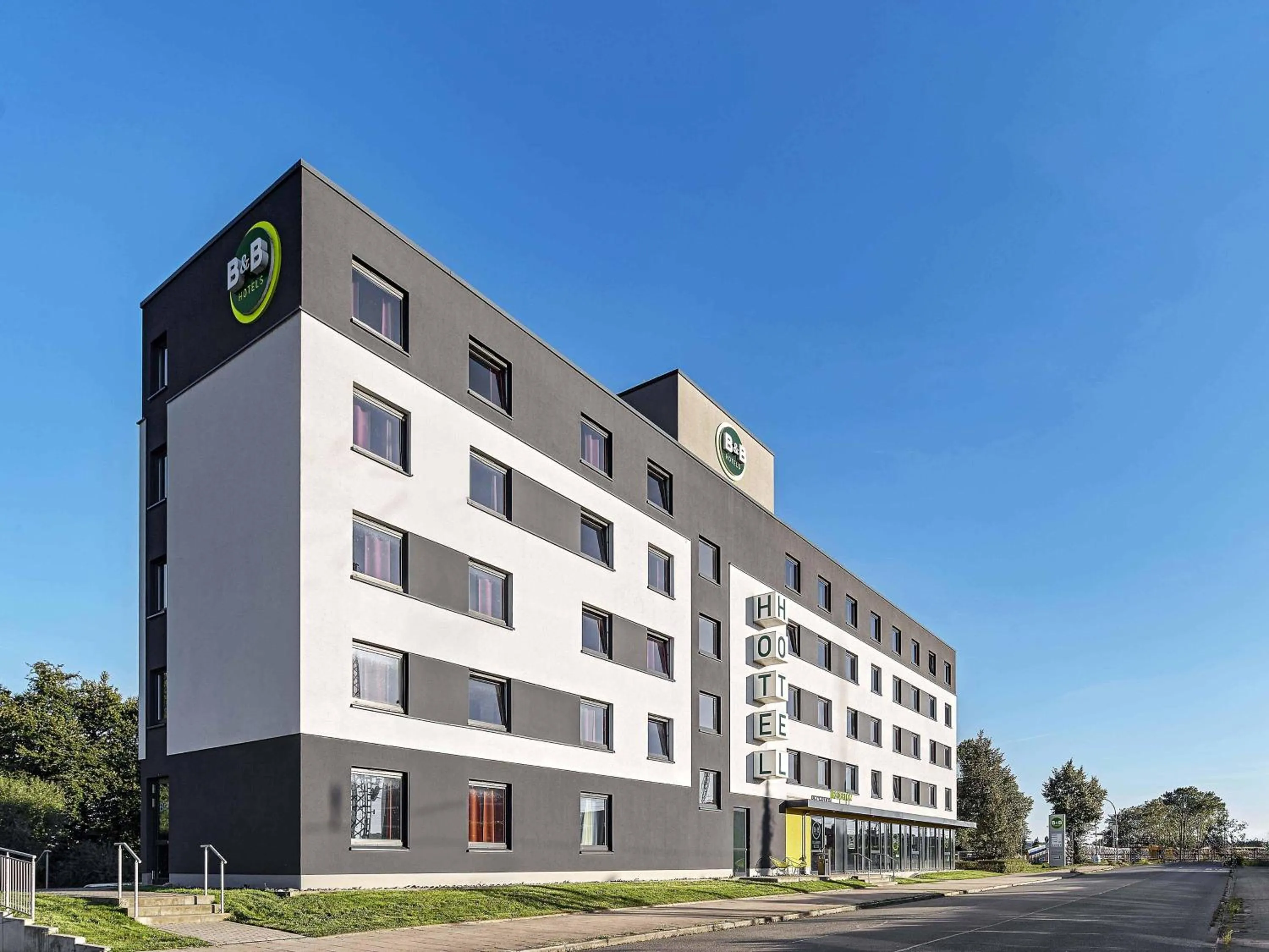 Property building in B&B Hotel Osnabrück