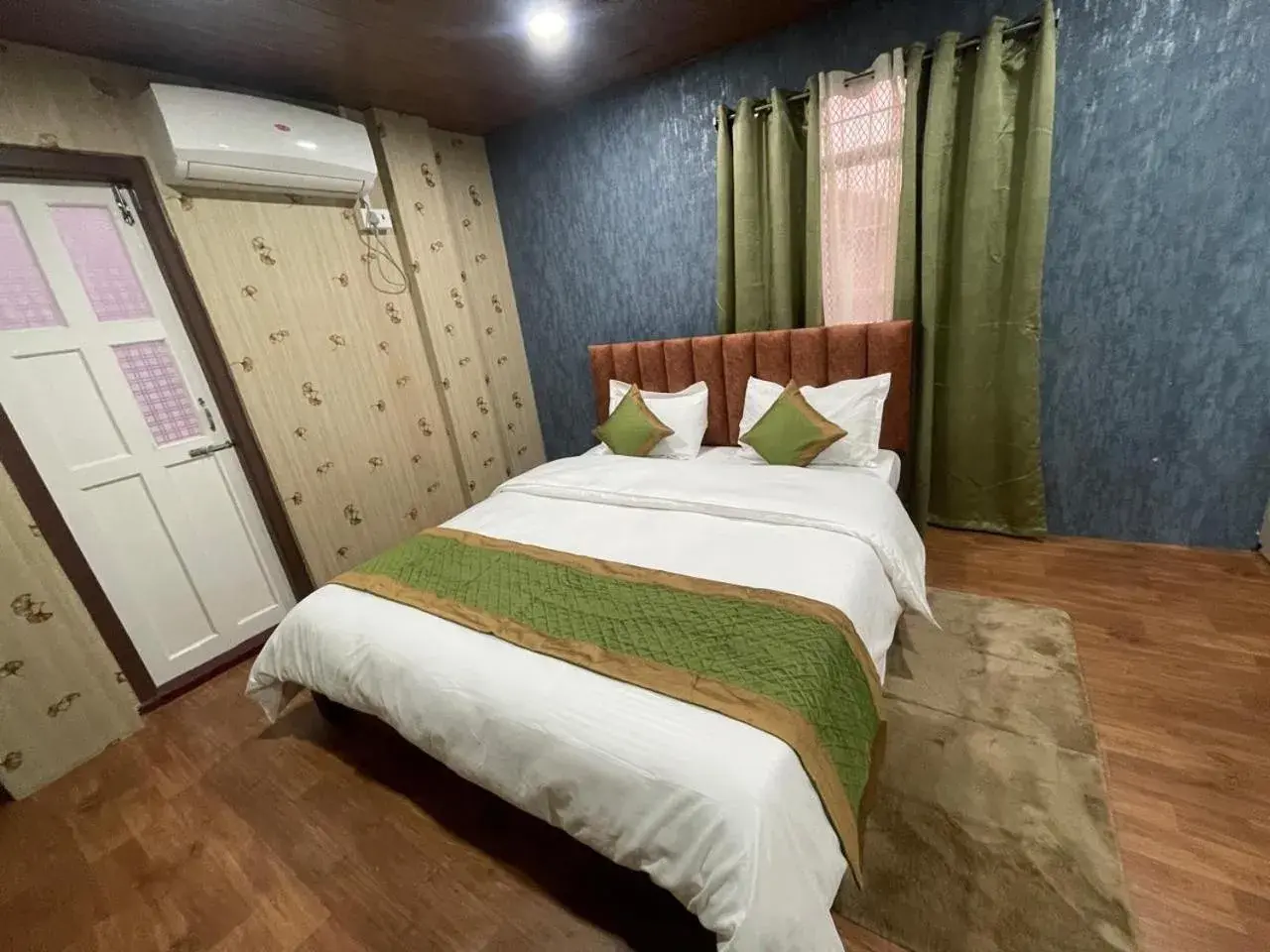Deluxe Double Room in Anagh Guest House Deluxe Double Room in Anagh Guest House