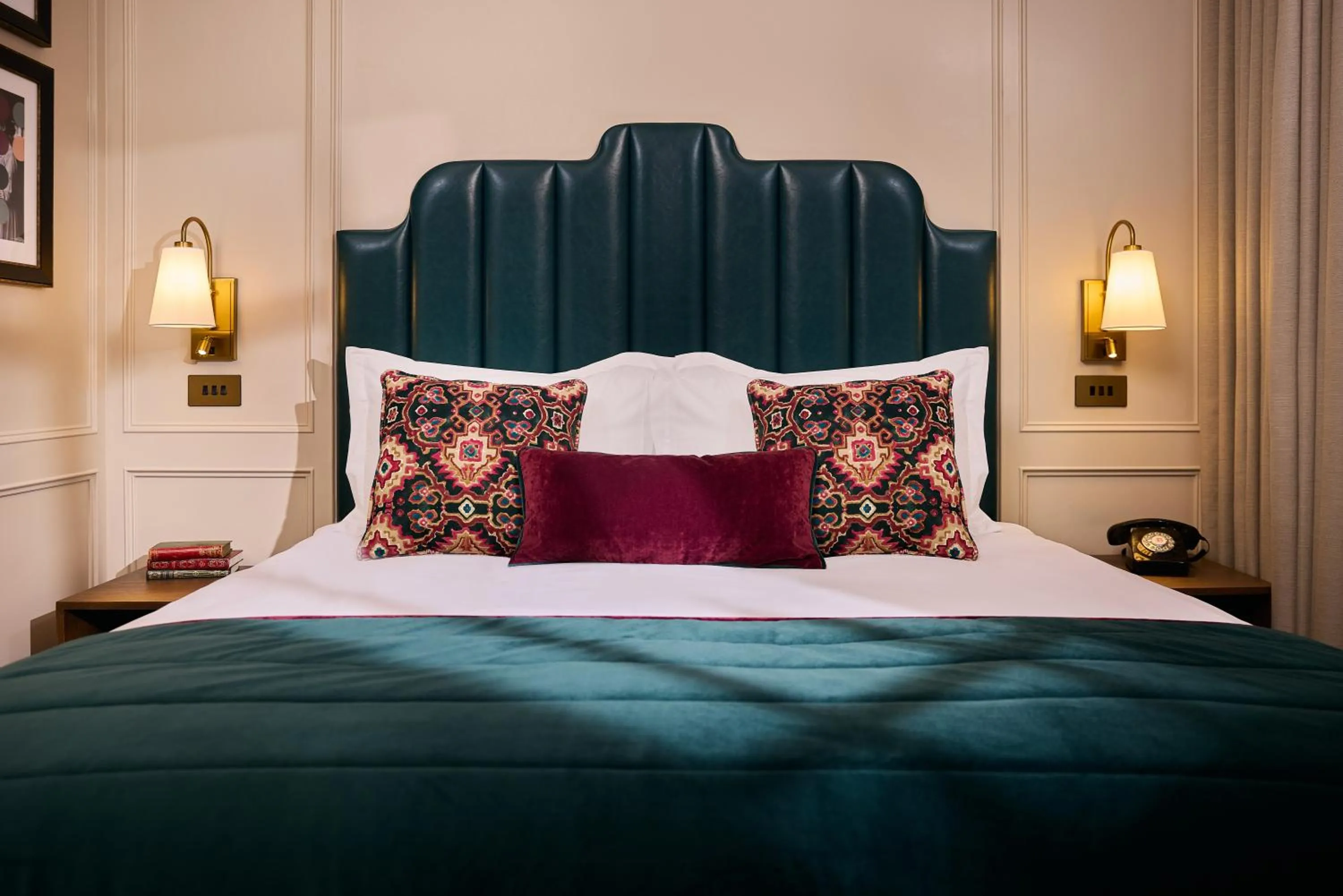Deluxe King Room in The Bedford Hotel Belfast