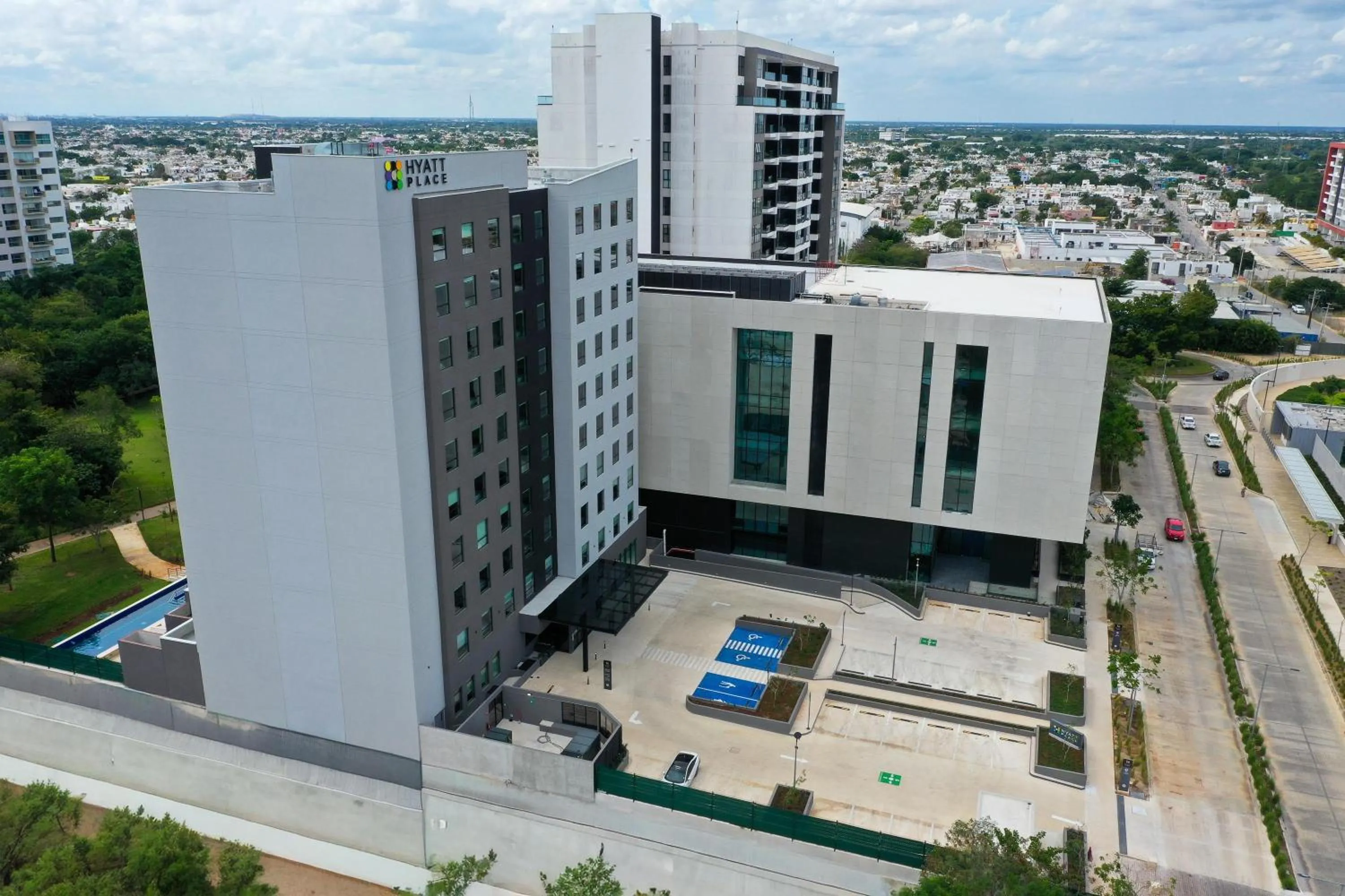 Property building in Hyatt Place Merida/ Via Montejo