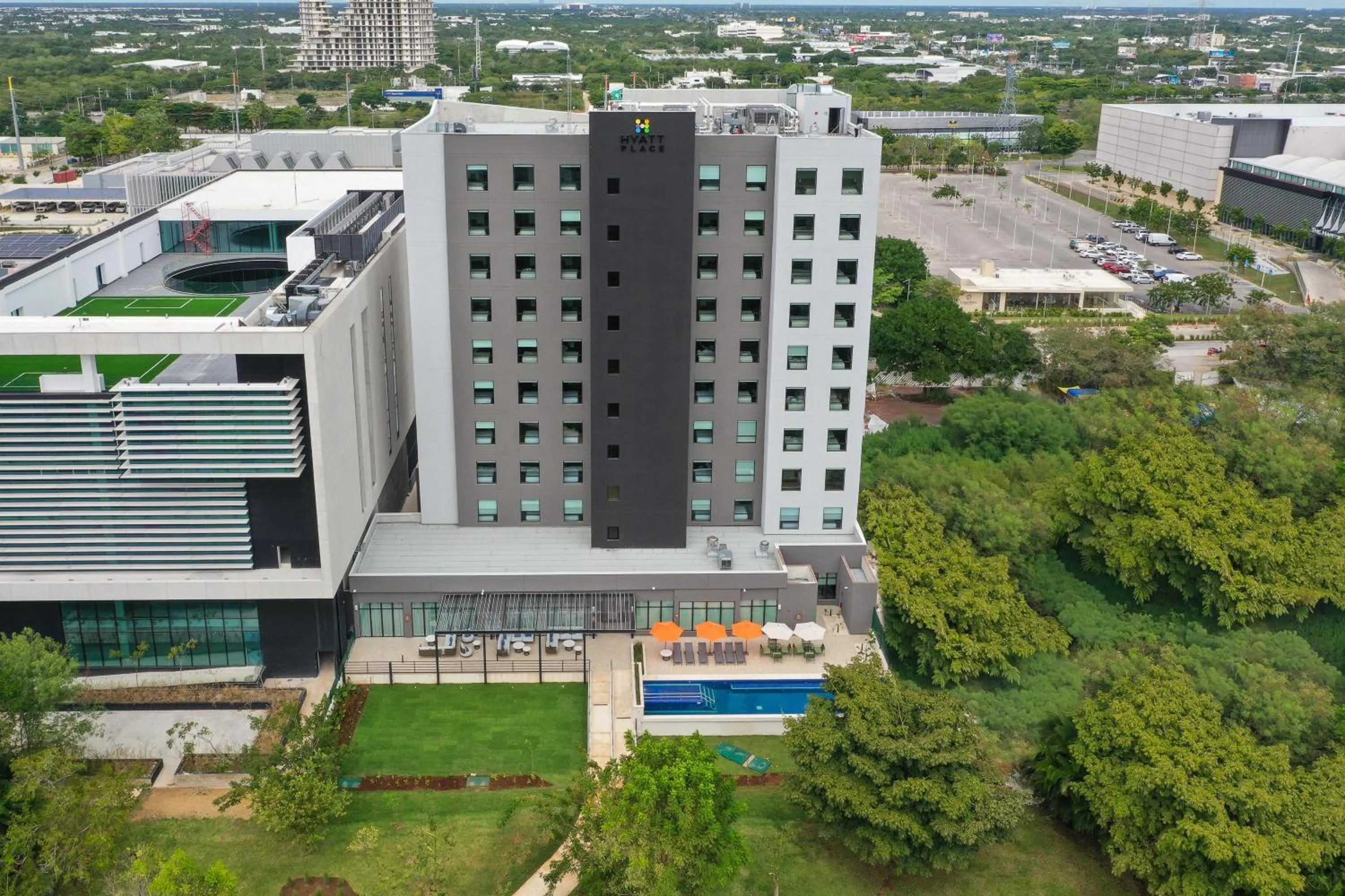 Property building in Hyatt Place Merida/ Via Montejo