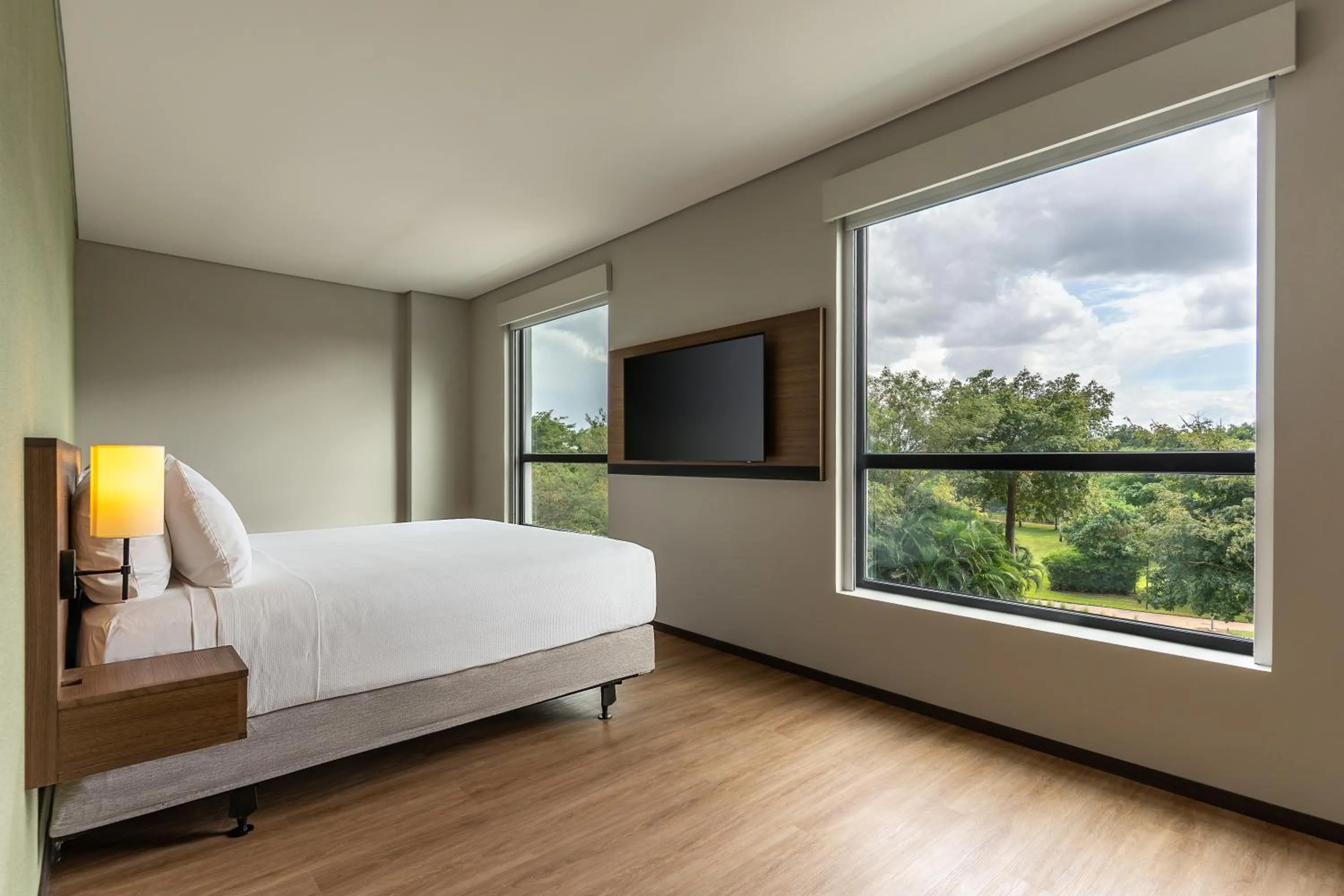 Photo of the whole room, Bed in Hyatt Place Merida/ Via Montejo