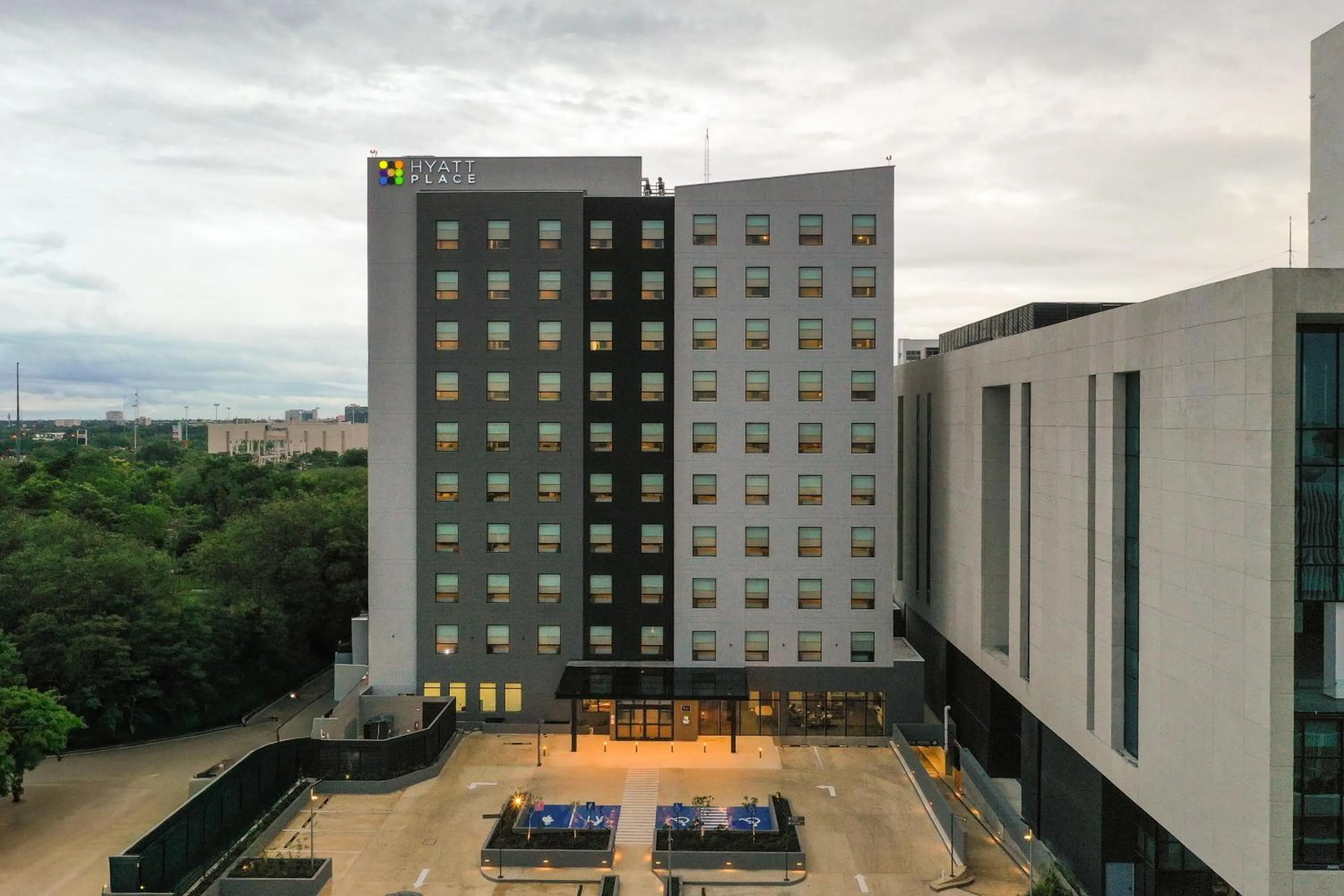 Property building in Hyatt Place Merida/ Via Montejo