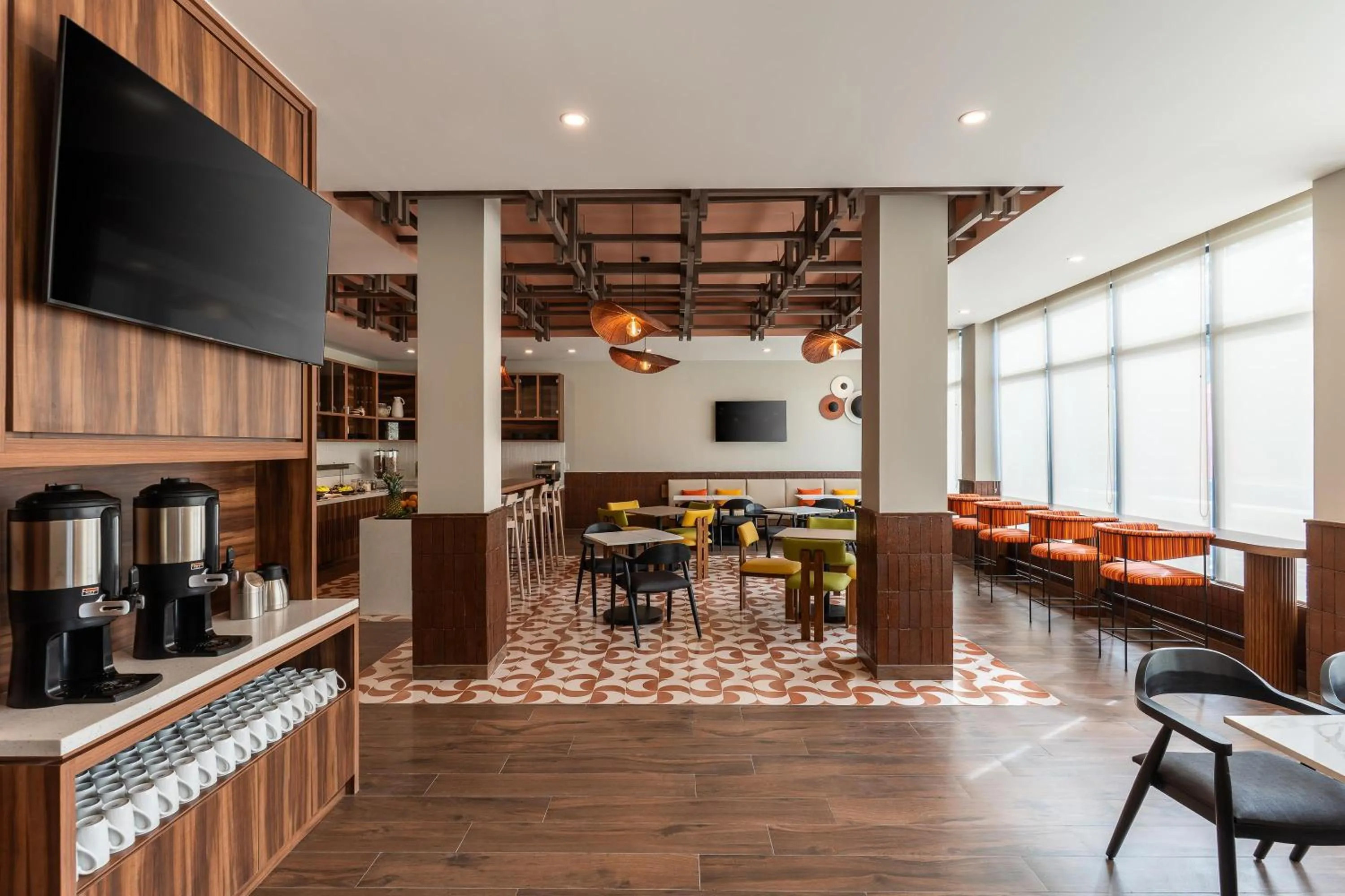 Restaurant/places to eat in Hyatt Place Merida/ Via Montejo