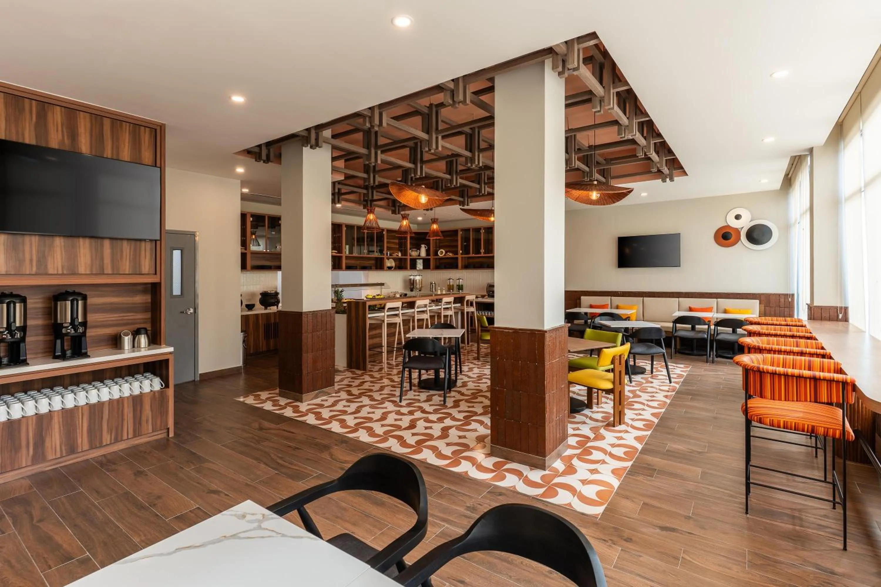 Restaurant/places to eat in Hyatt Place Merida/ Via Montejo