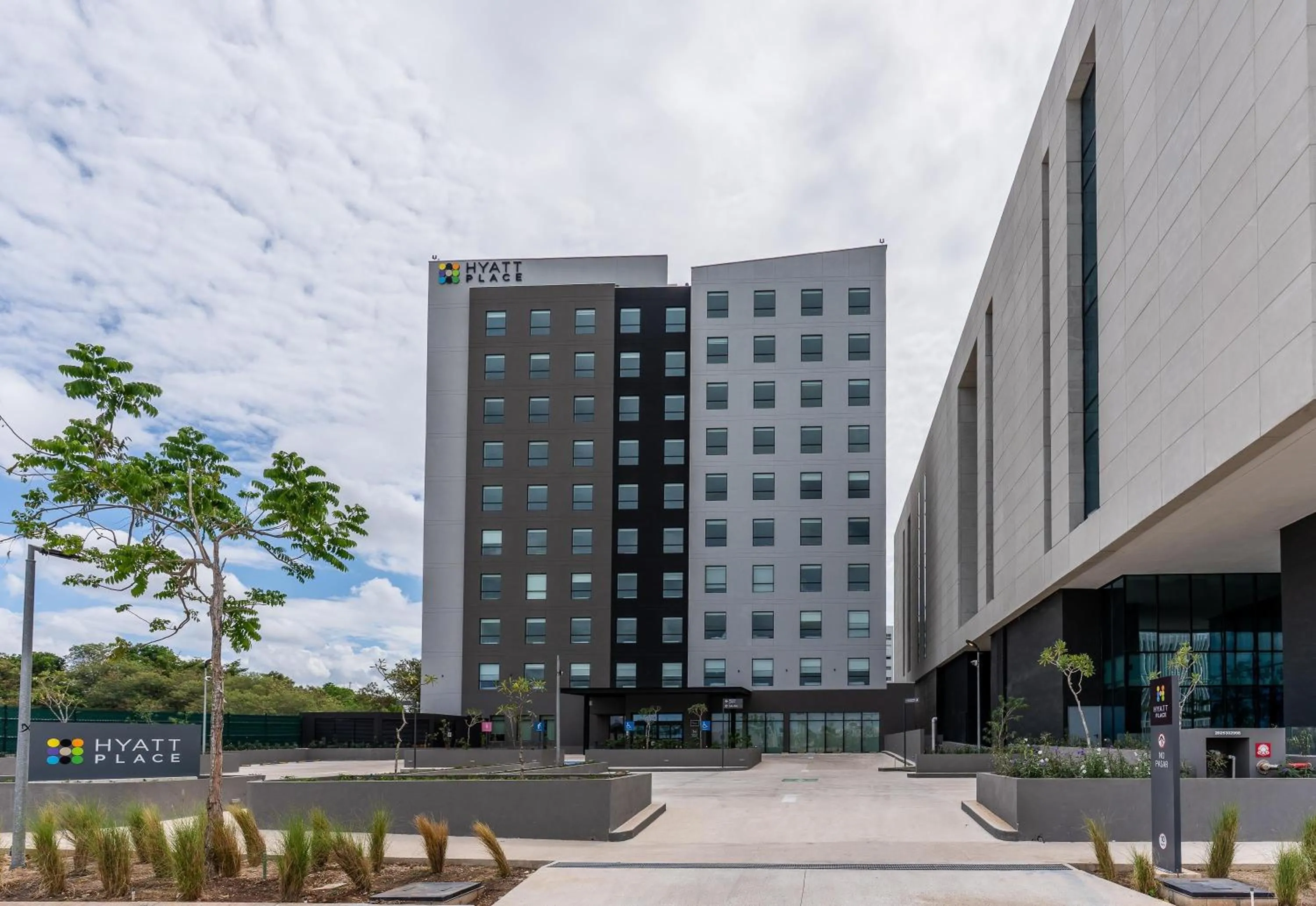 Property building in Hyatt Place Merida/ Via Montejo