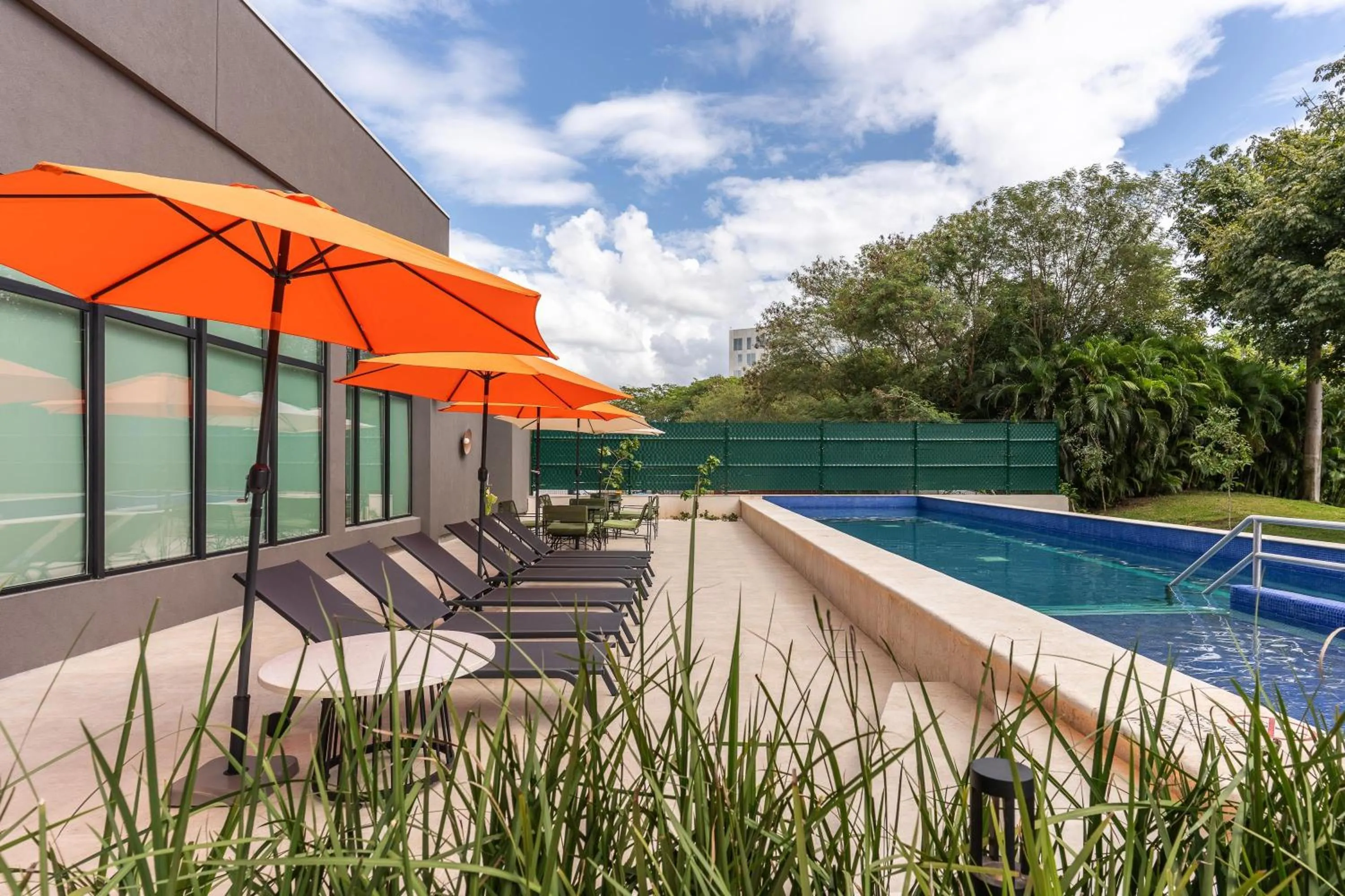 Swimming pool in Hyatt Place Merida/ Via Montejo
