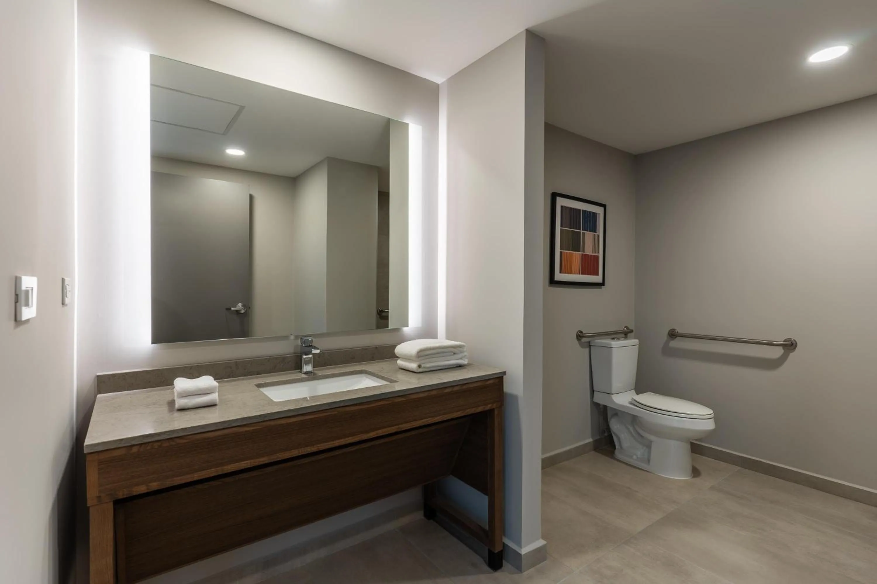 Bathroom in Hyatt Place Merida/ Via Montejo