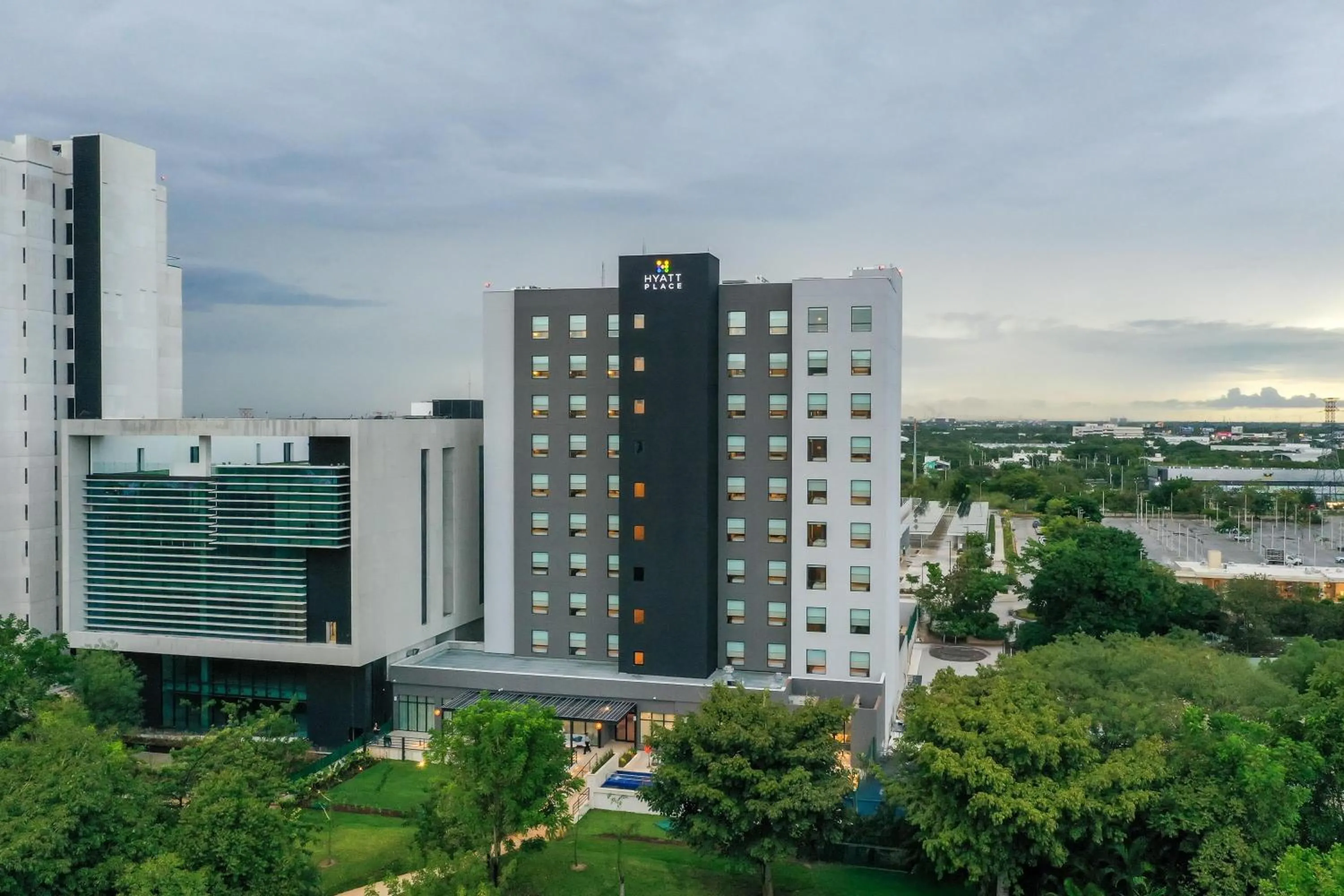 Property building in Hyatt Place Merida/ Via Montejo