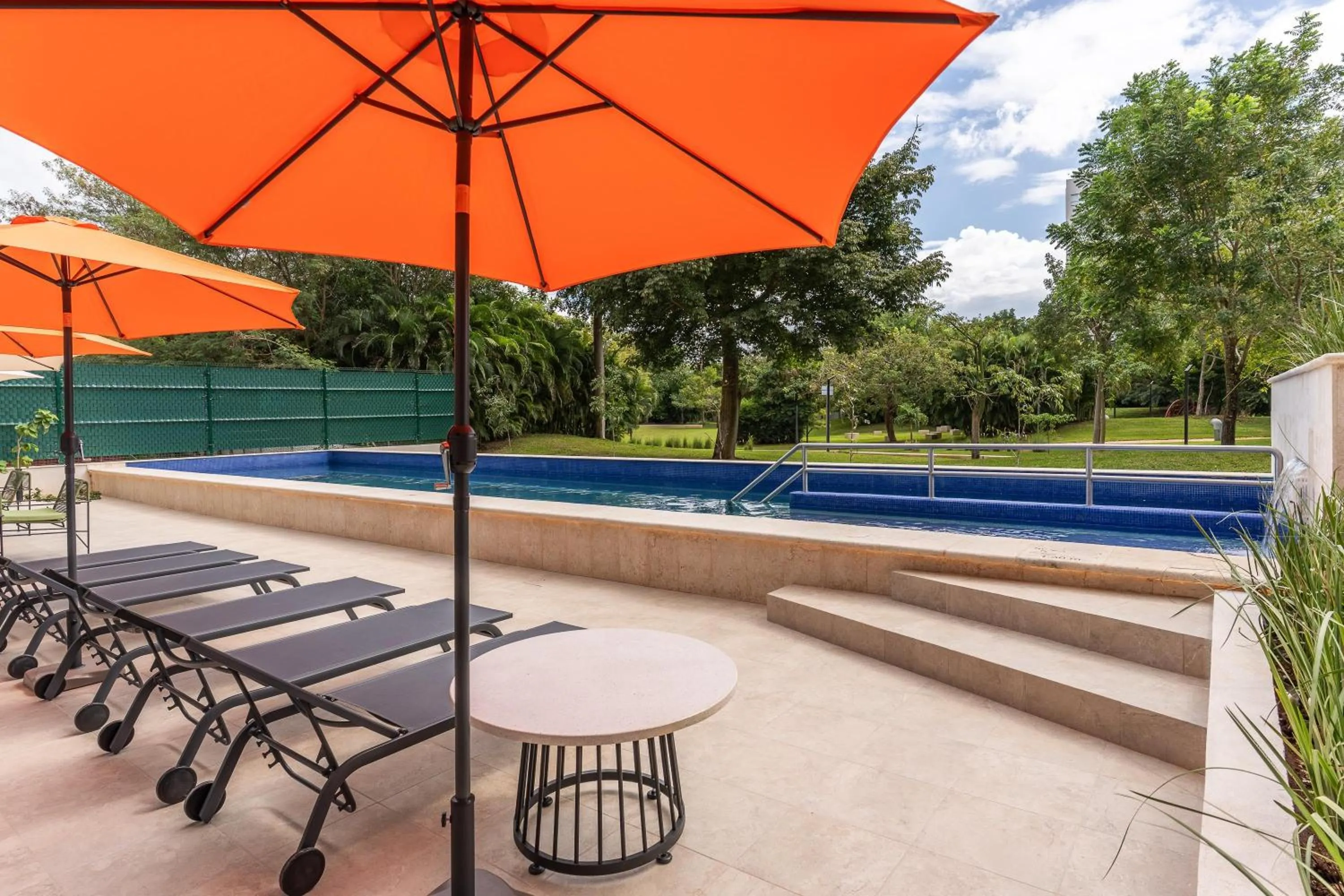 Swimming pool in Hyatt Place Merida/ Via Montejo