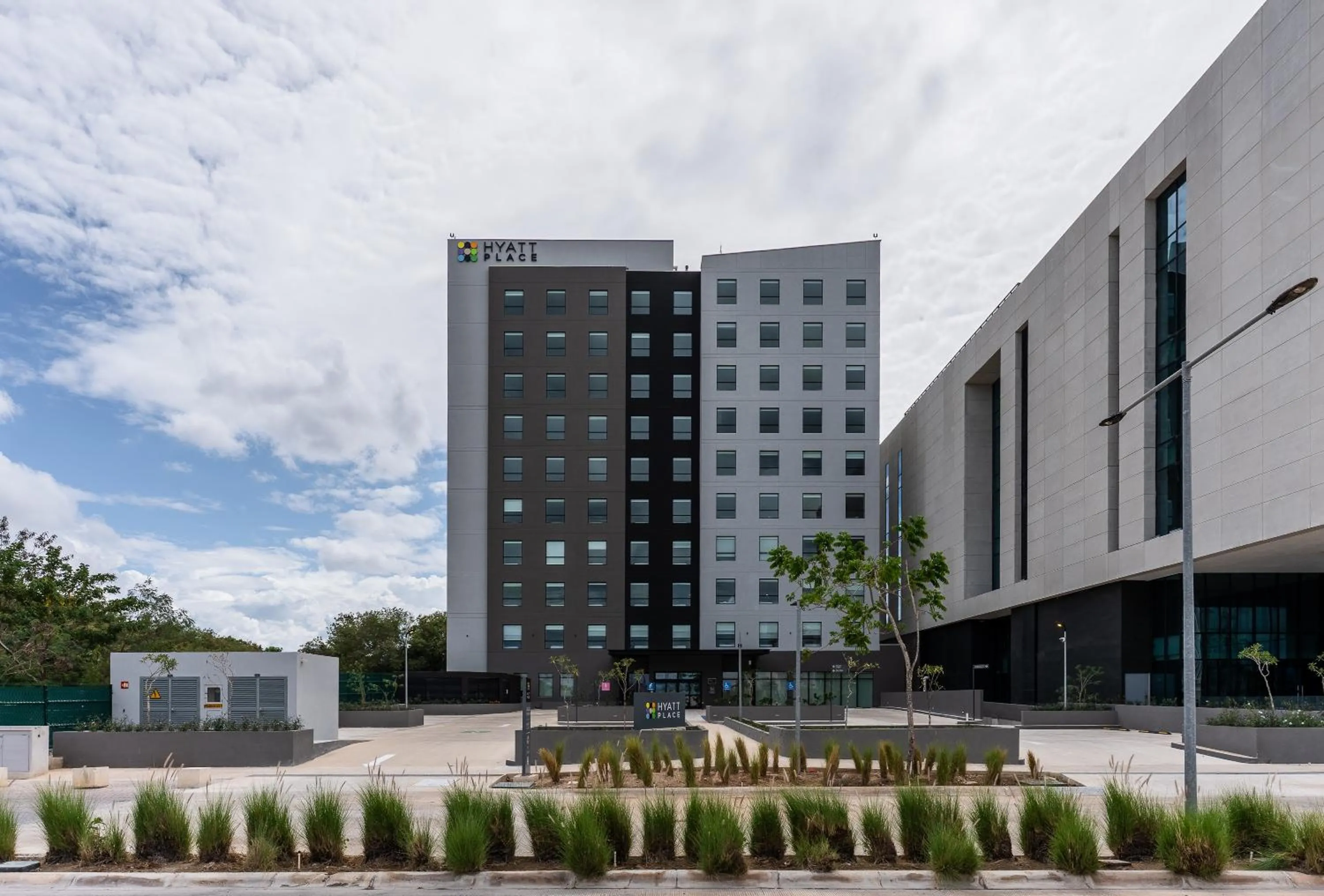 Property building in Hyatt Place Merida/ Via Montejo