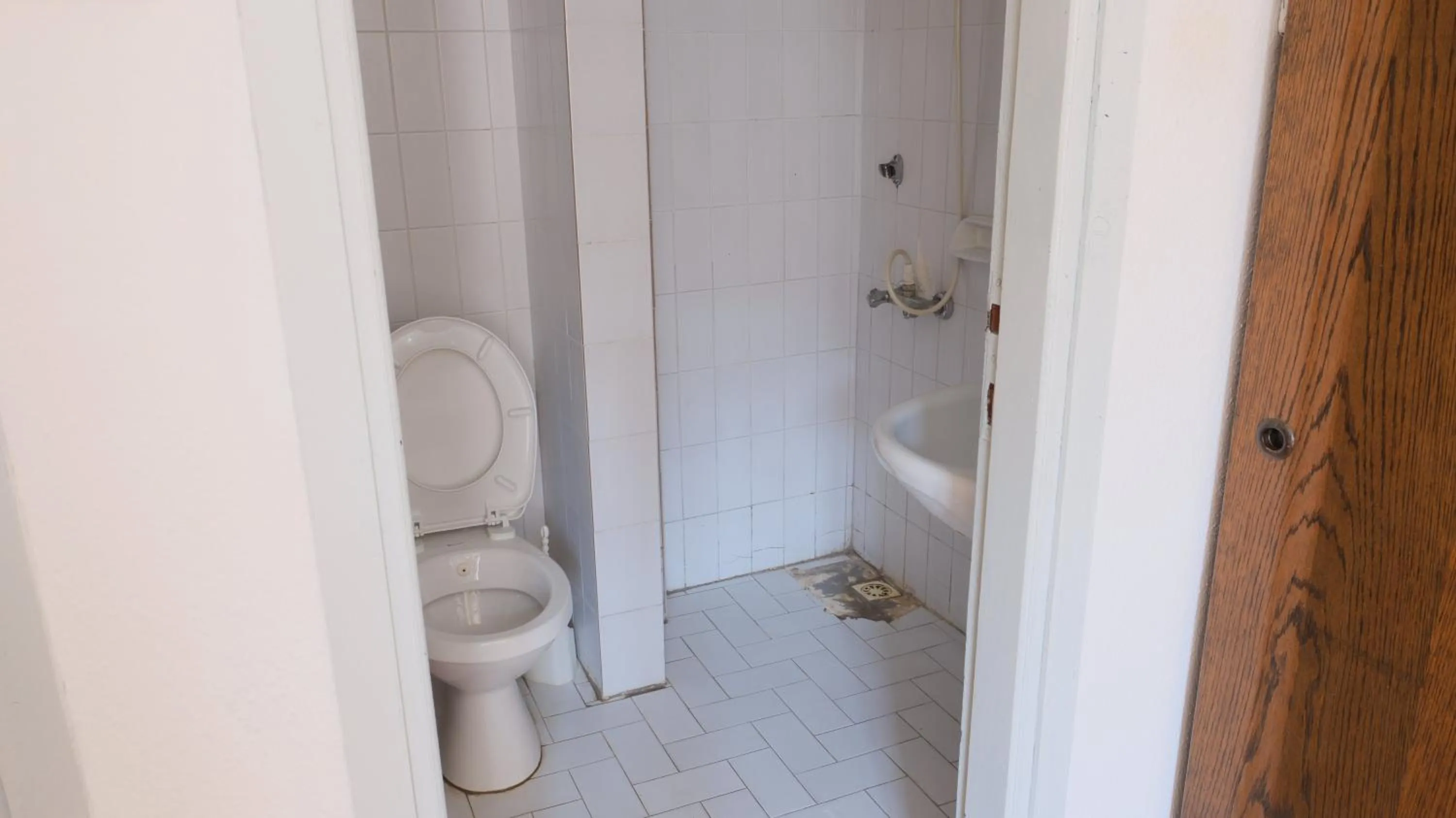 Shower in Hisar Otel