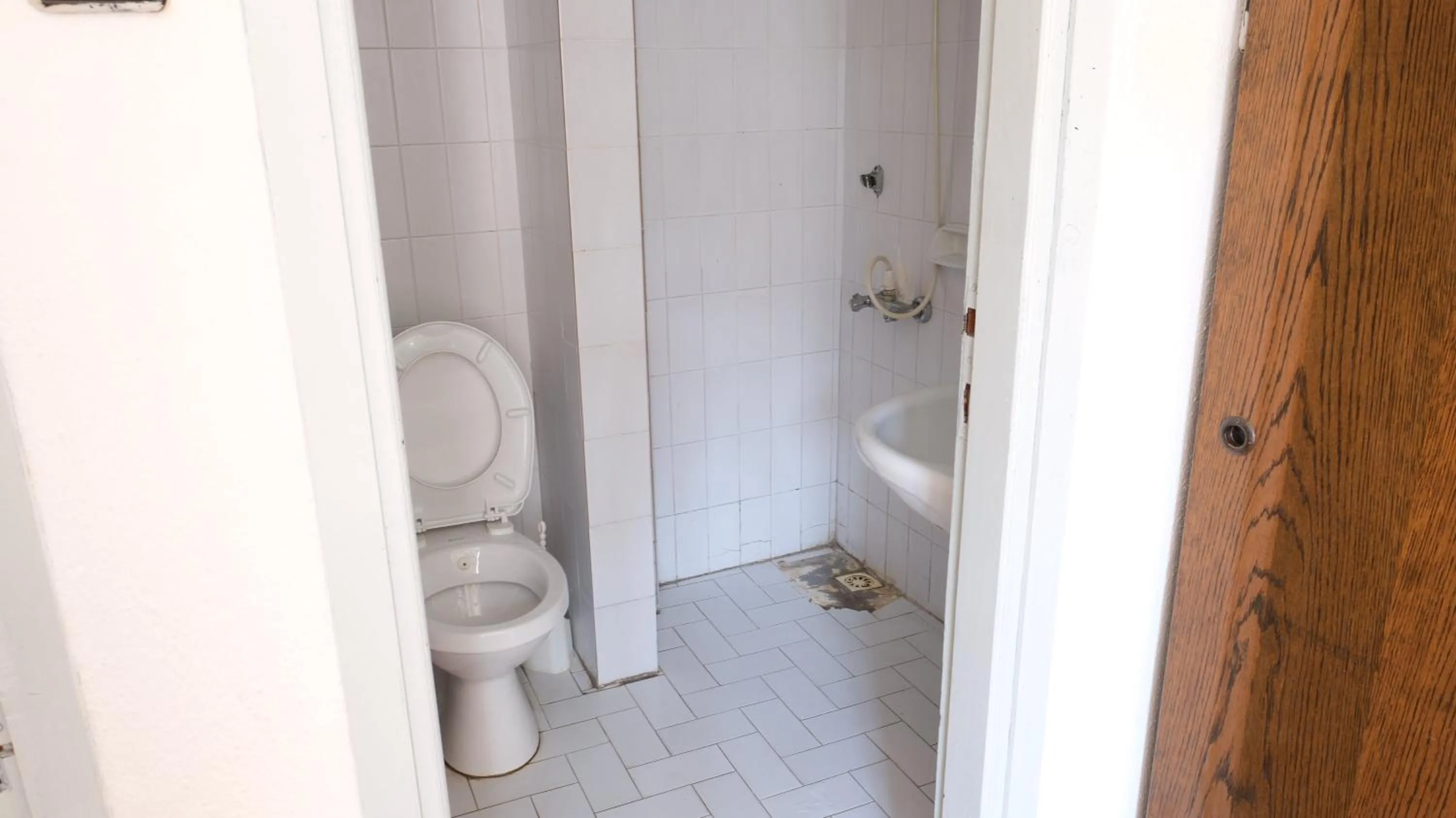 Shower in Hisar Otel