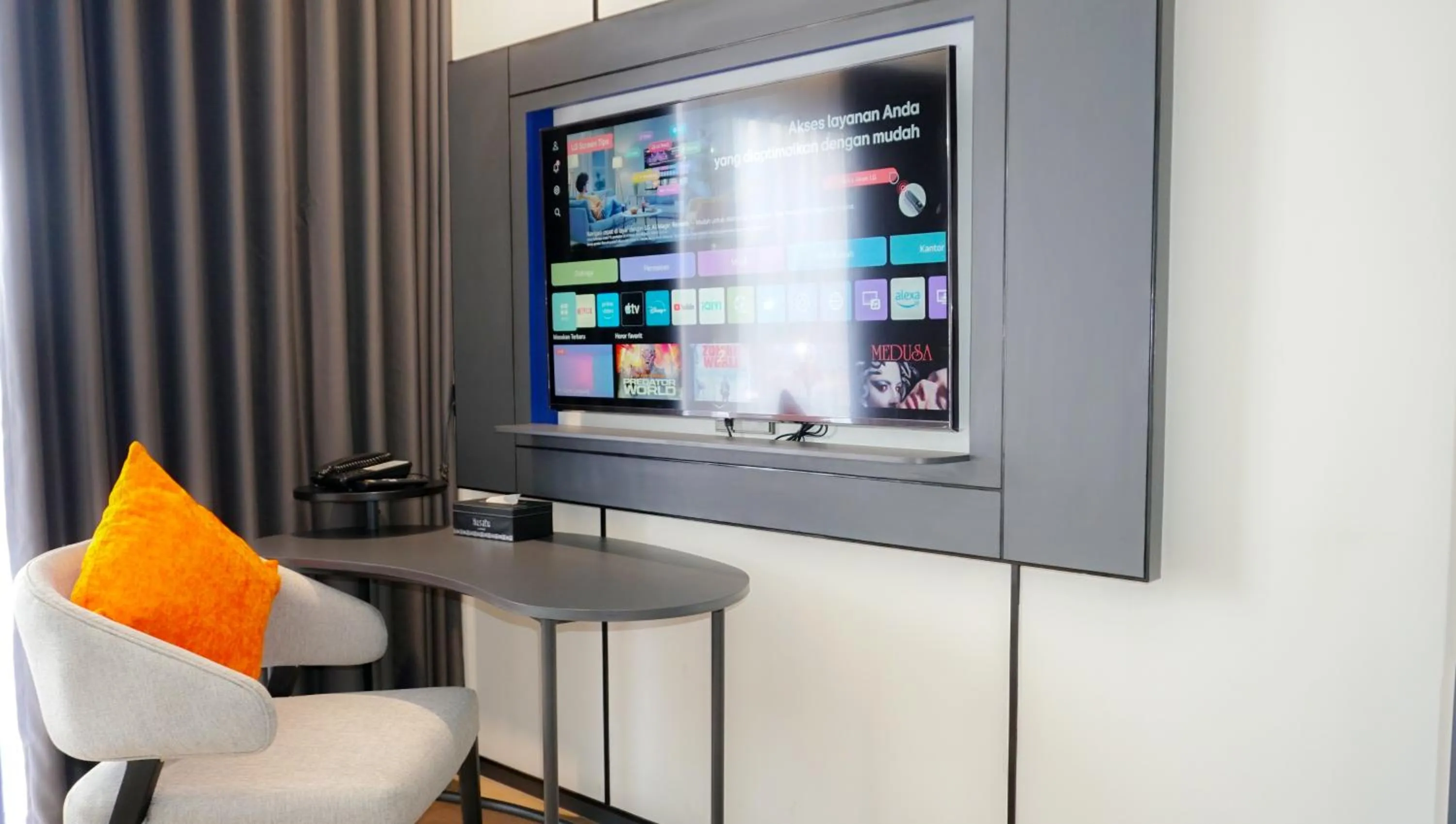 TV and multimedia in Nusatu by ARTOTEL - Semarang