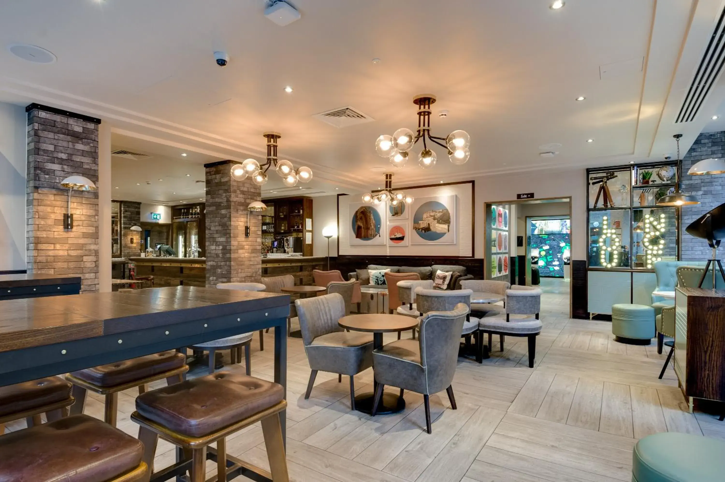 Lounge or bar in hub Edinburgh City Centre - Rose Street Lounge or bar in hub Edinburgh City Centre - Rose Street