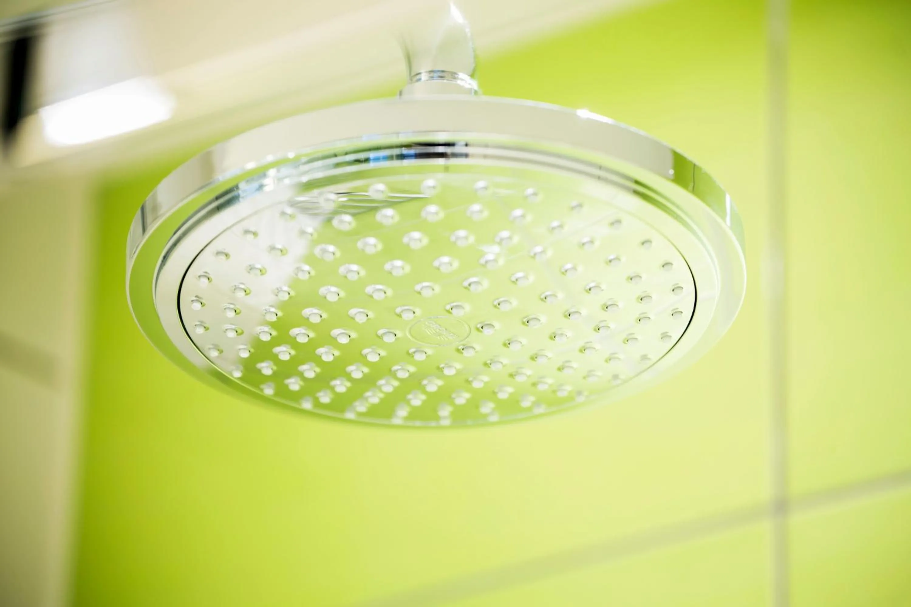 Bathroom in hub Edinburgh City Centre - Rose Street