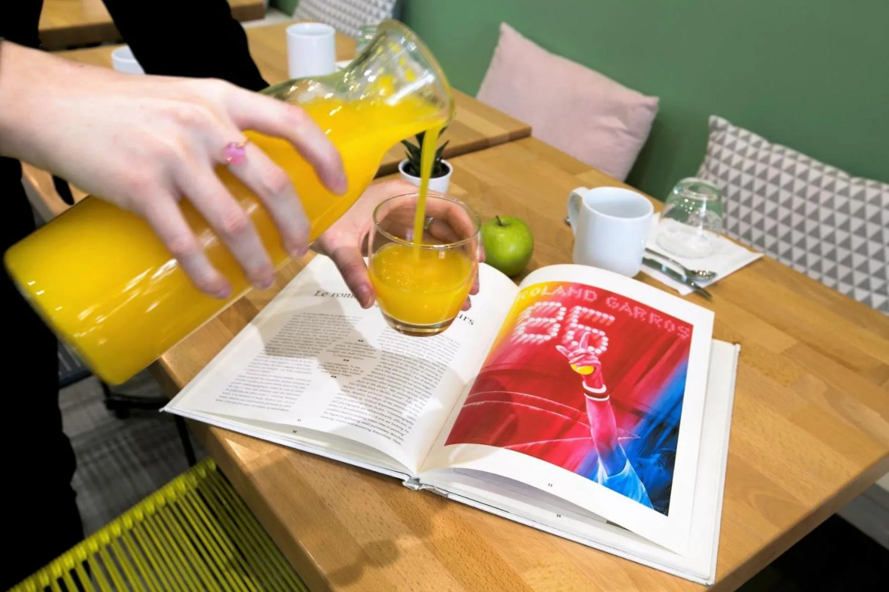 Drinks in Hotel Olympic Paris Boulogne by Patrick Hayat