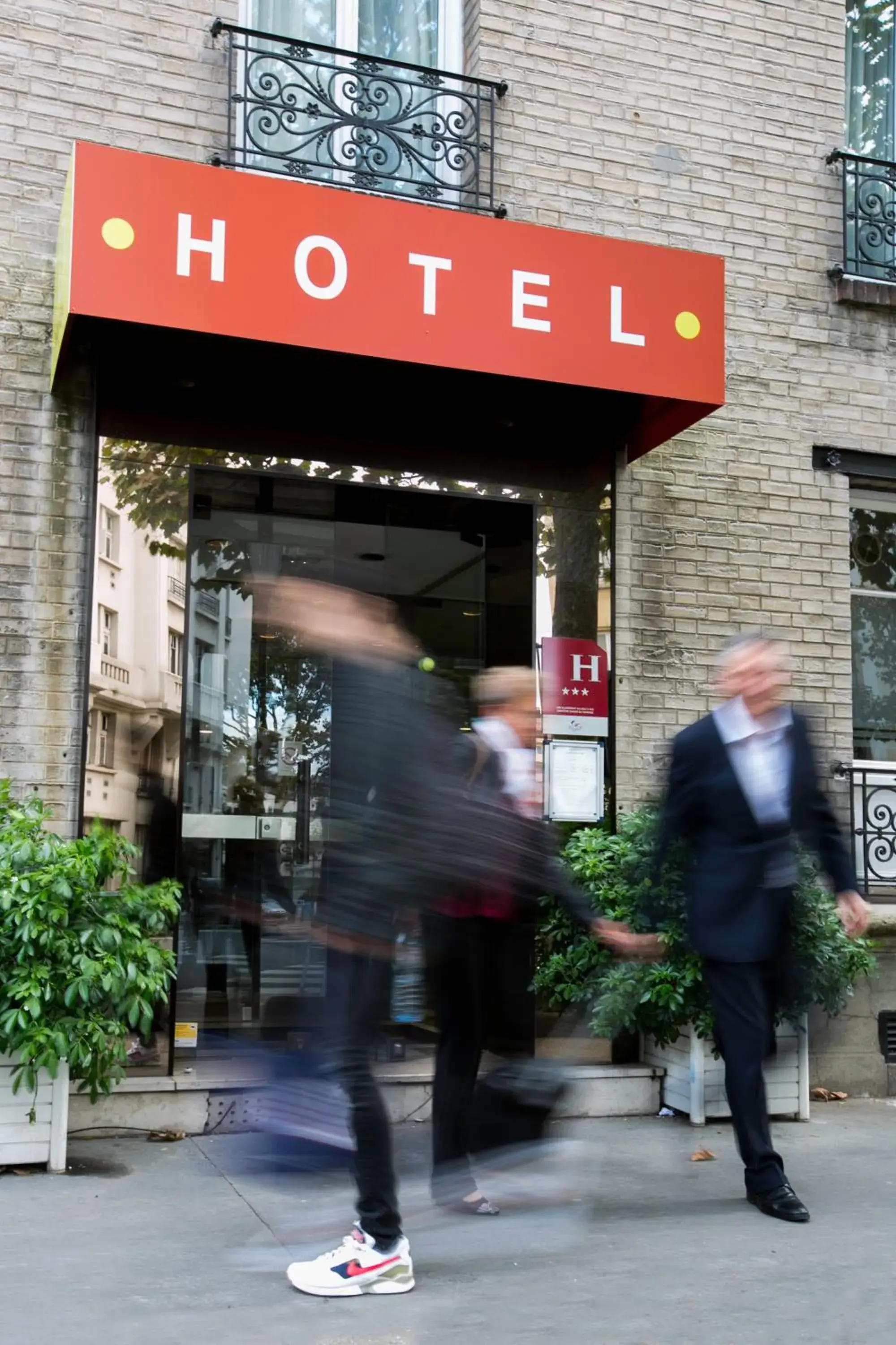 Facade/entrance in Hotel Olympic Paris Boulogne by Patrick Hayat Facade/entrance in Hotel Olympic Paris Boulogne by Patrick Hayat