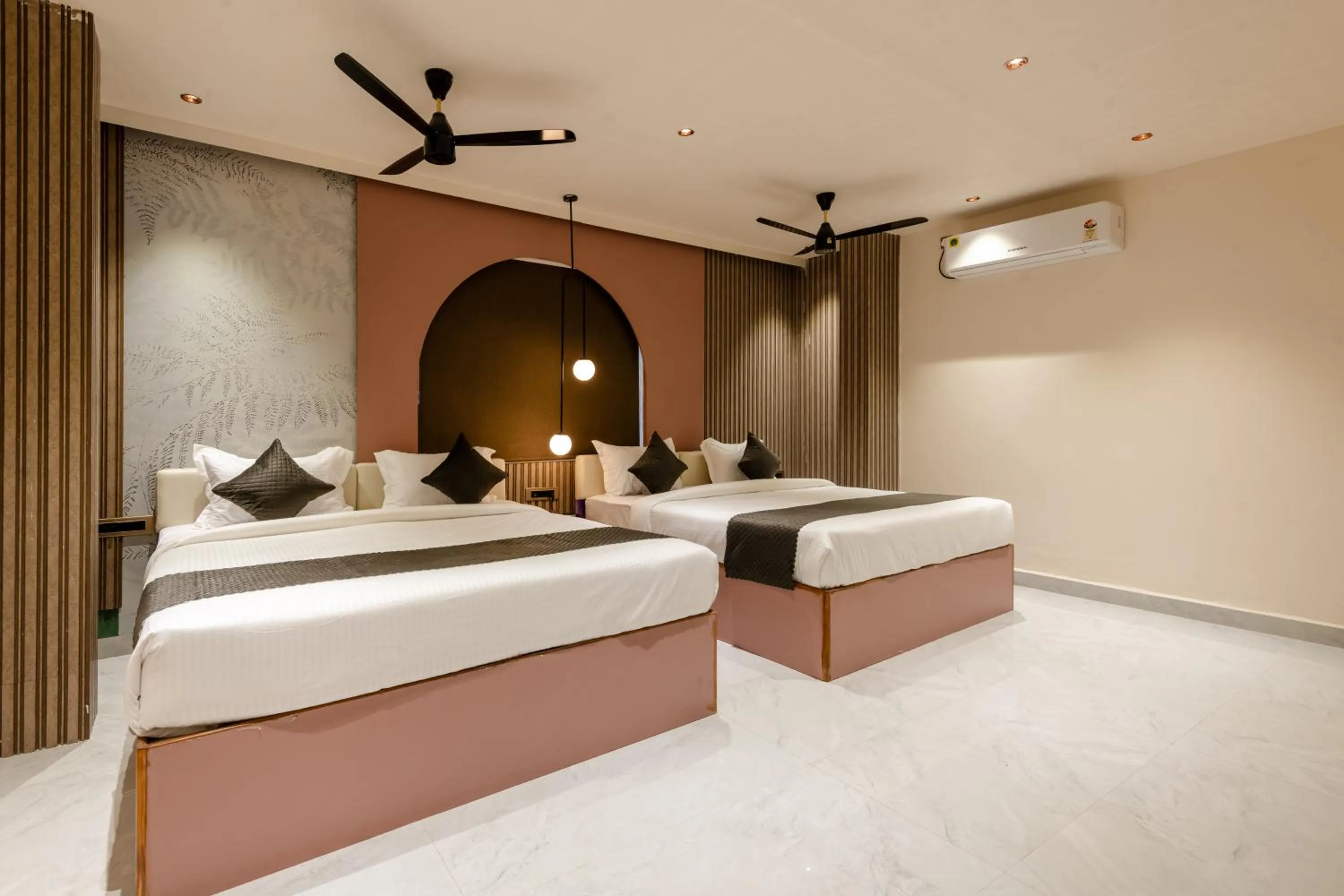 Bedroom, Bed in Legacy Inn, Mysore