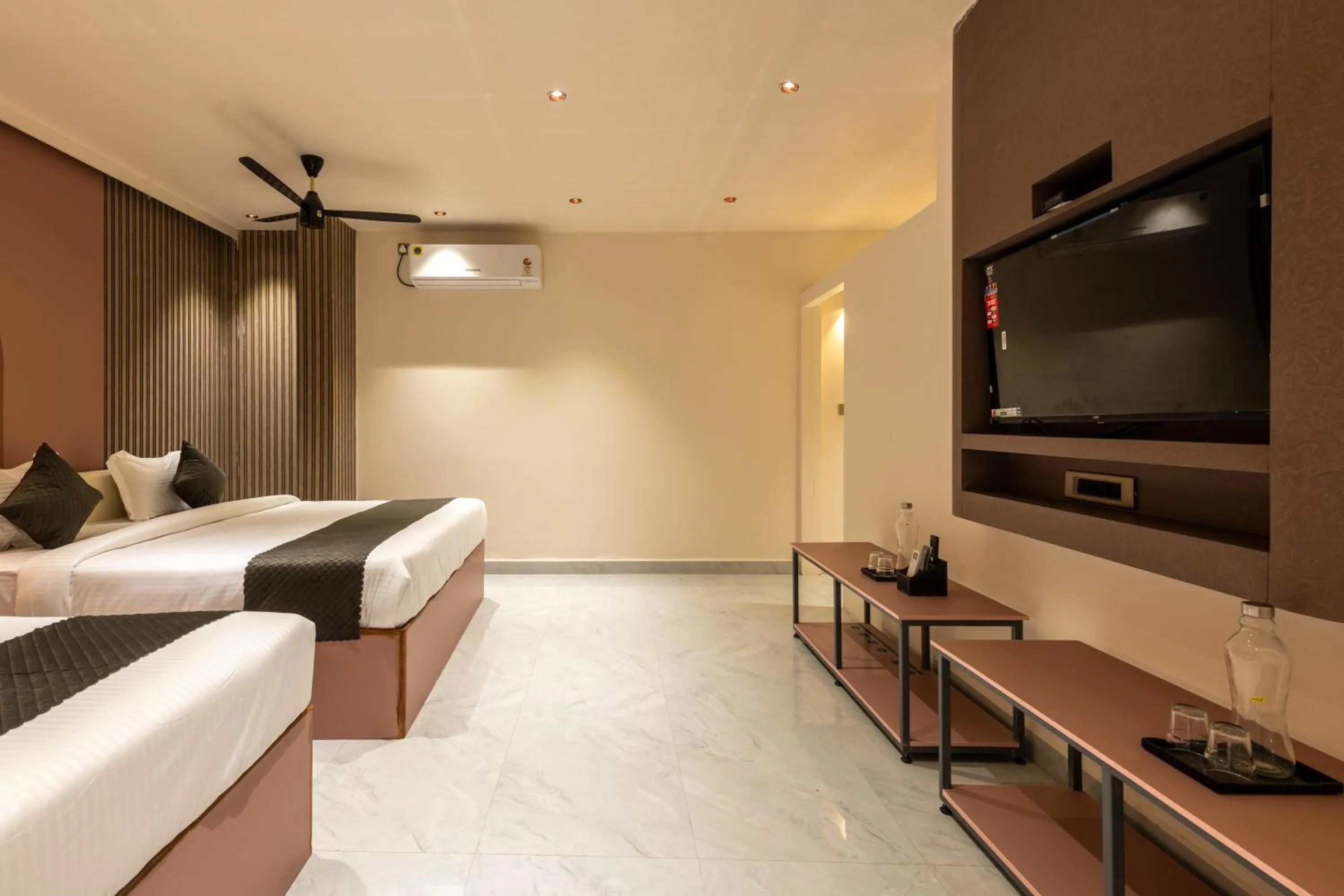 Bedroom, Bed in Legacy Inn, Mysore